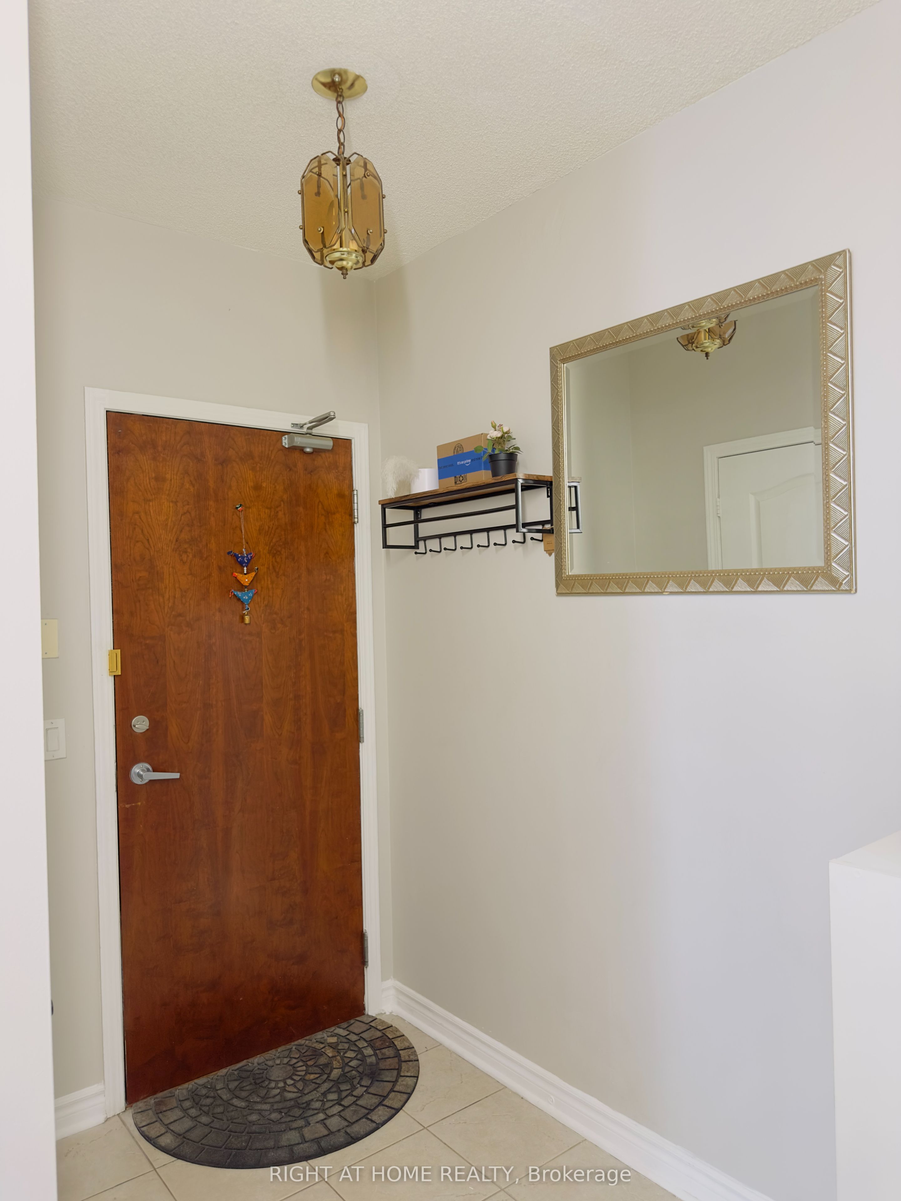 4090 Living Arts Drive 2906, Mississauga, ON L5B 4M8 photo 5