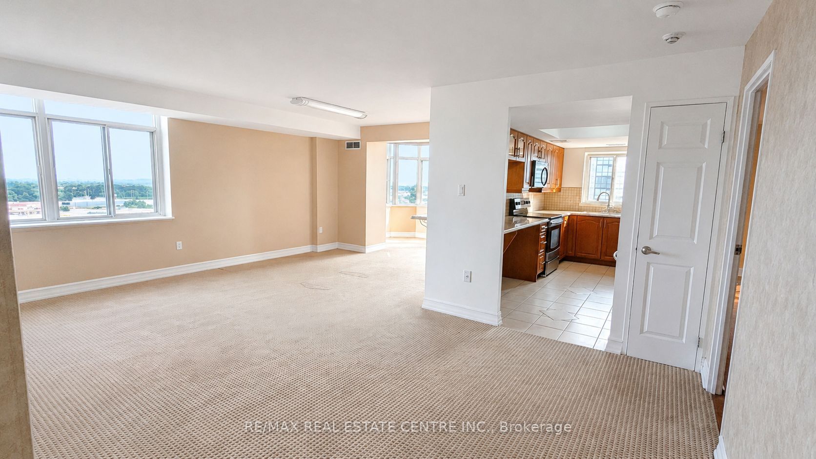 300 Webb Drive 1515, Mississauga, ON L5B 3W3 photo 5