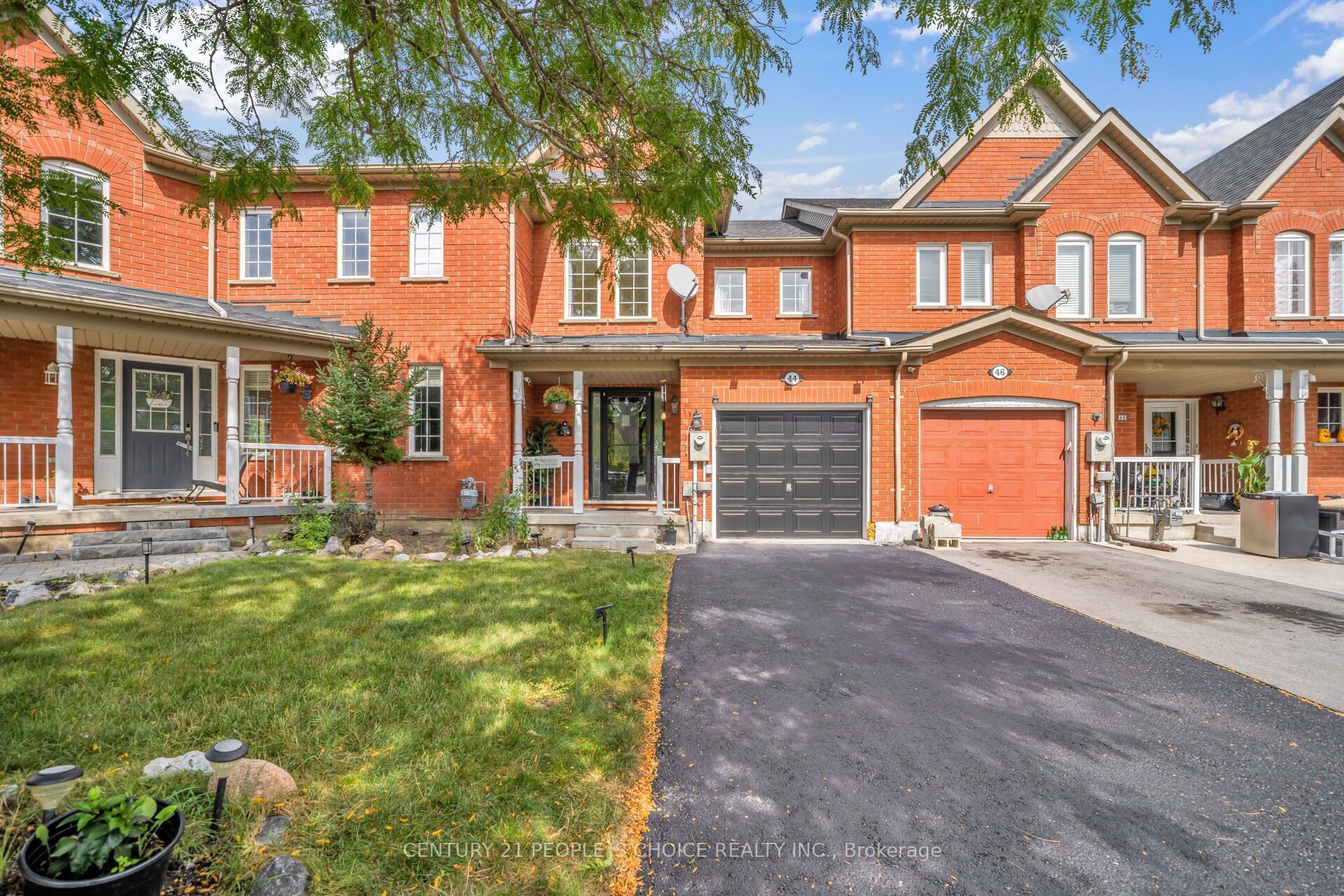 44 Monaco Court, Brampton, ON L7A 1X4 photo 2