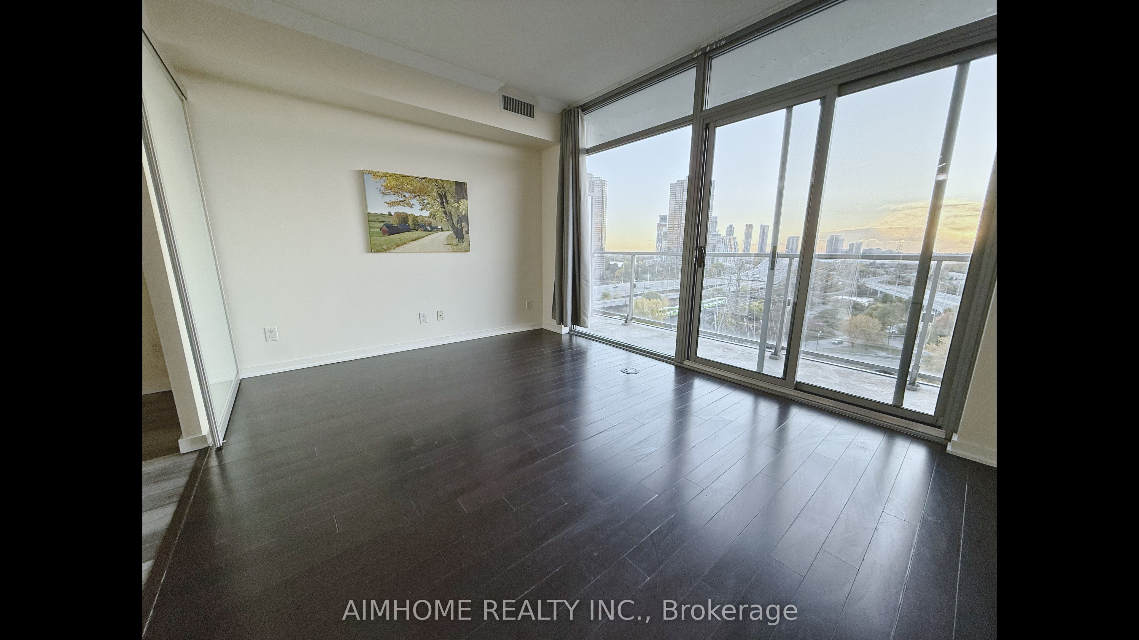 105 The Queensway 1106, Toronto, ON M6S 5B5 photo 5