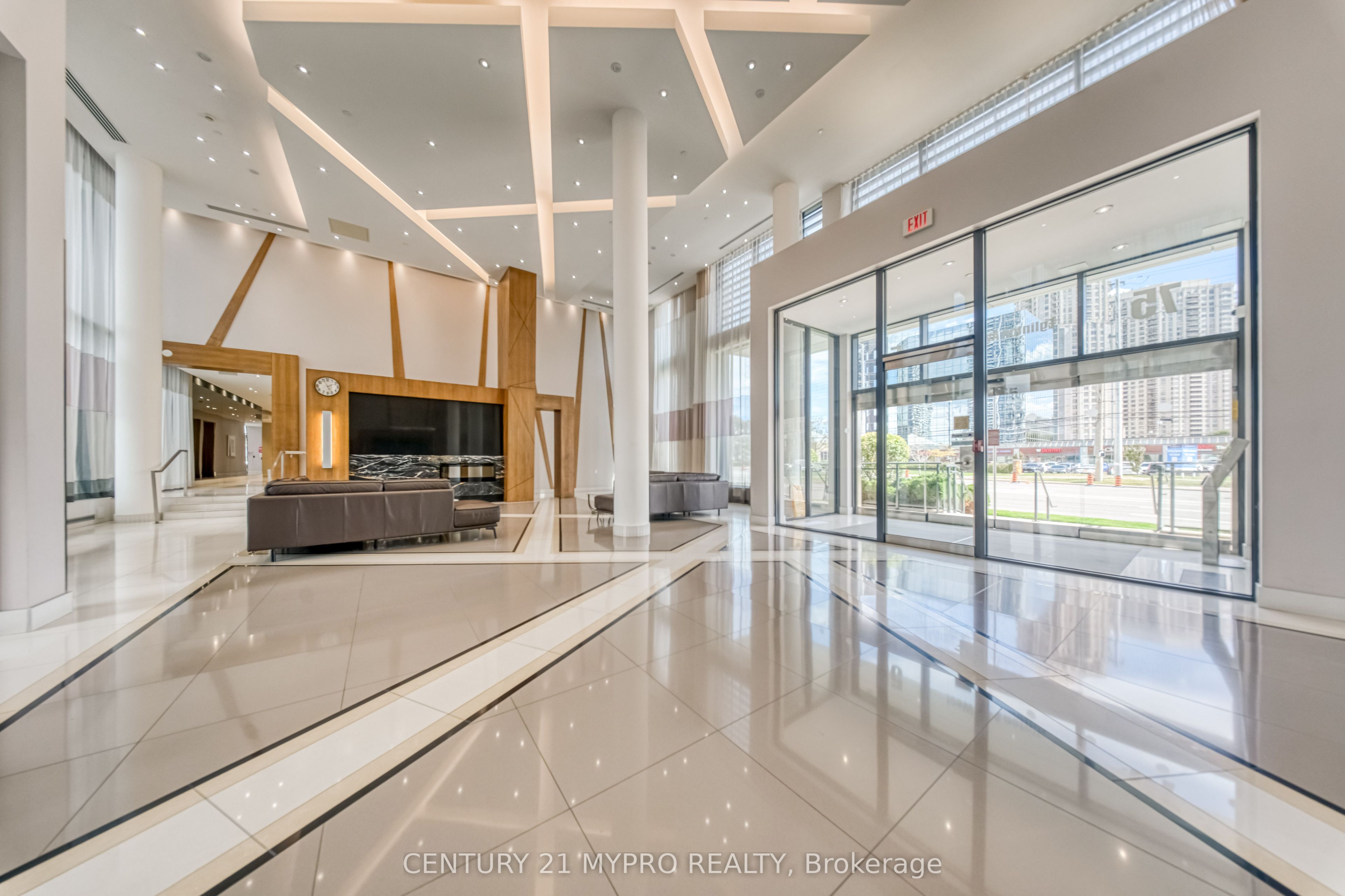 55 Eglinton Avenue W 103, Mississauga, ON L5M 8E4 photo 3