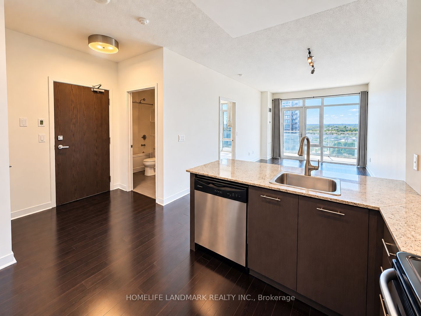 360 Square One Drive 1306, Mississauga, ON L5B 0G7 photo 3