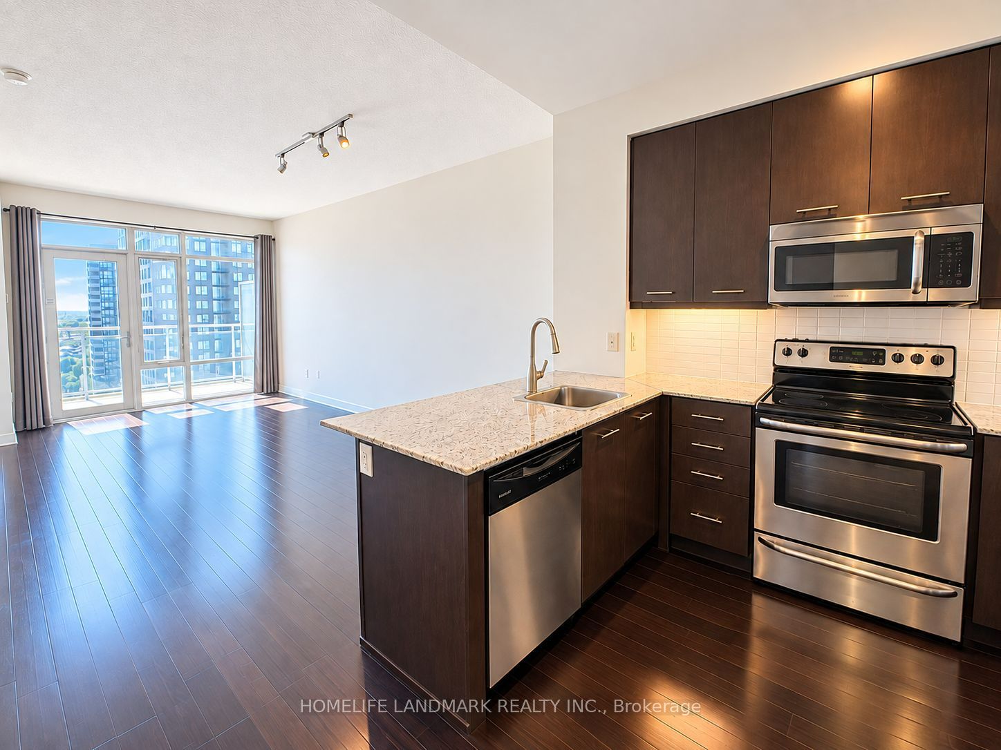 360 Square One Drive 1306, Mississauga, ON L5B 0G7 photo 5