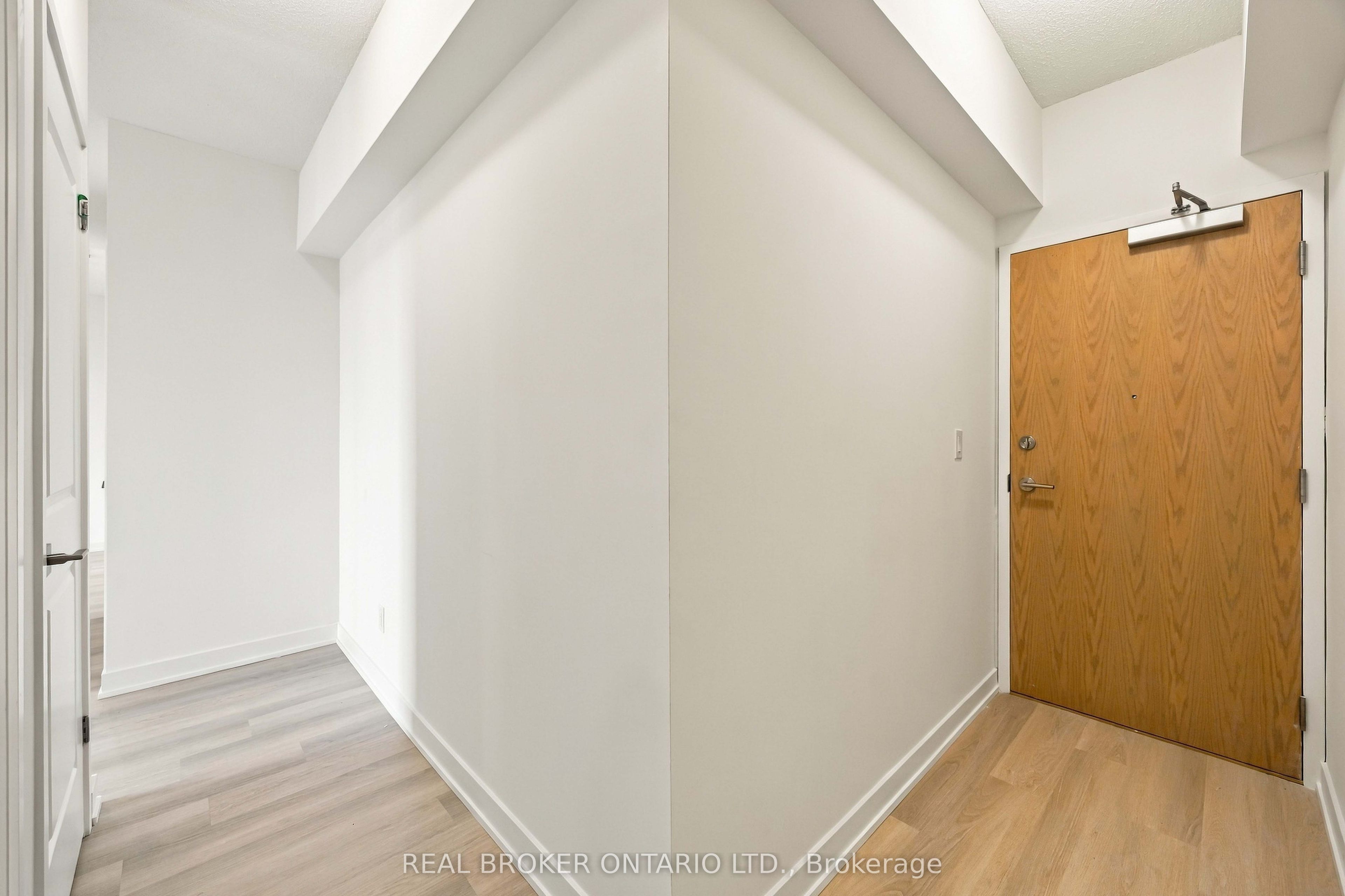 2825 Jane Street 915, Toronto, ON M3N 0A8 photo 4