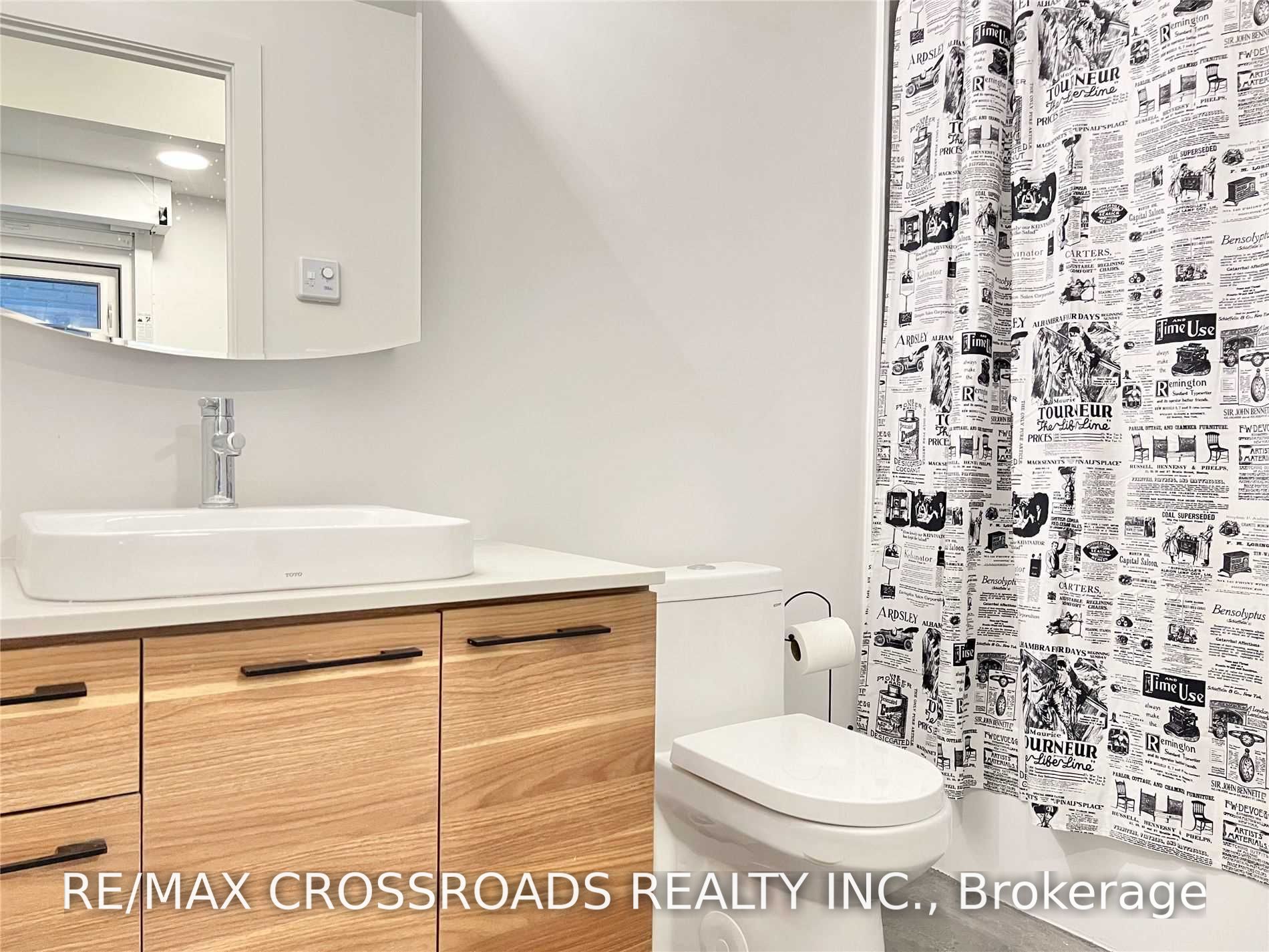 3333 Dundas Street W 1B, Toronto, ON M6P 2A6 photo 5