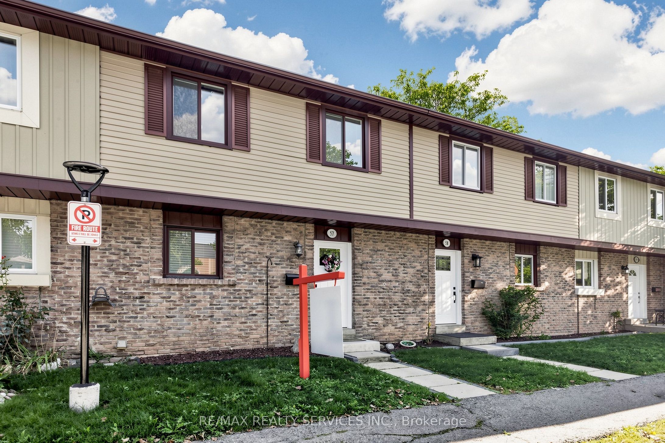 93 Hansen Road N 57, Brampton, ON L6V 3C8 photo 2