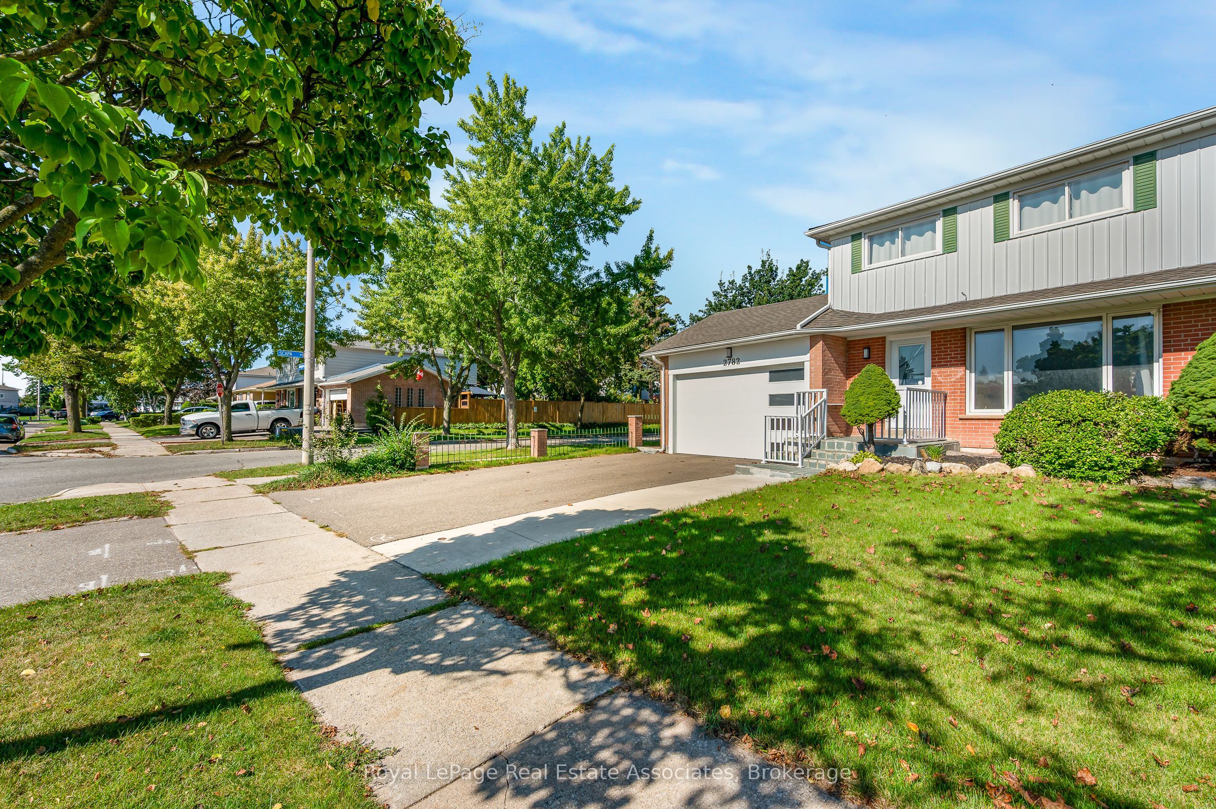 2782 Hollington Crescent, Mississauga, ON L5K 1E9 photo 2