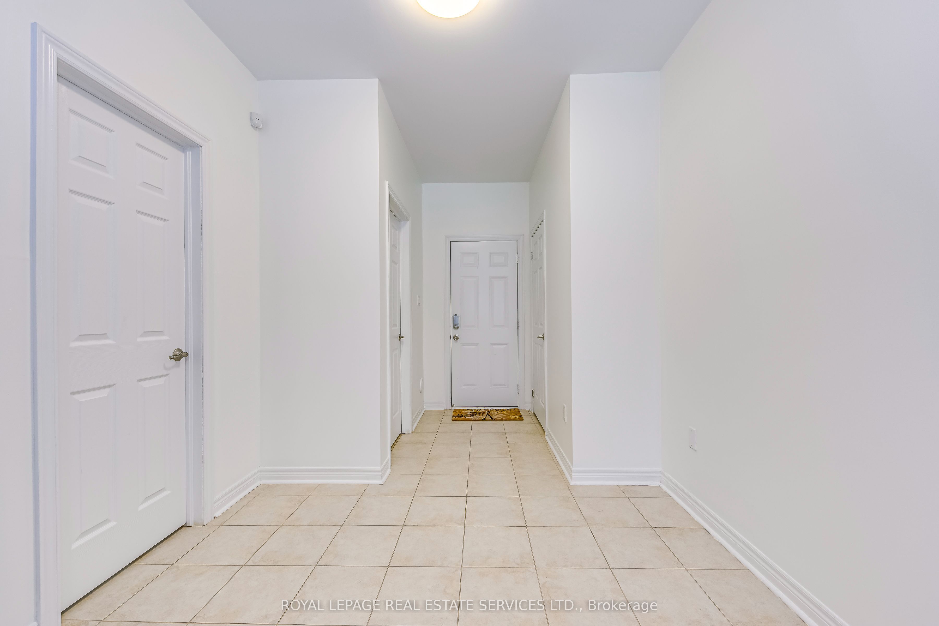 3072 Eberly Woods Drive, Oakville, ON L6M 0T5 photo 4
