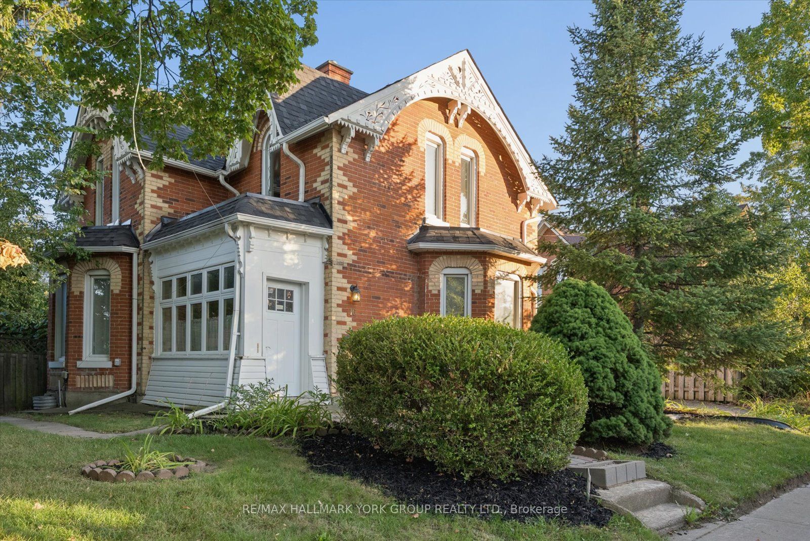 16 Scarboro Street, Mississauga, ON L4T 1E4 photo 3