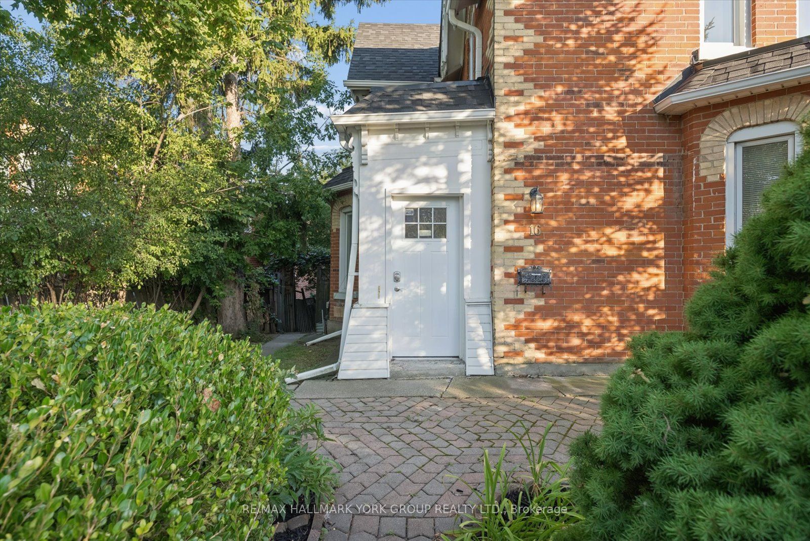 16 Scarboro Street, Mississauga, ON L4T 1E4 photo 4