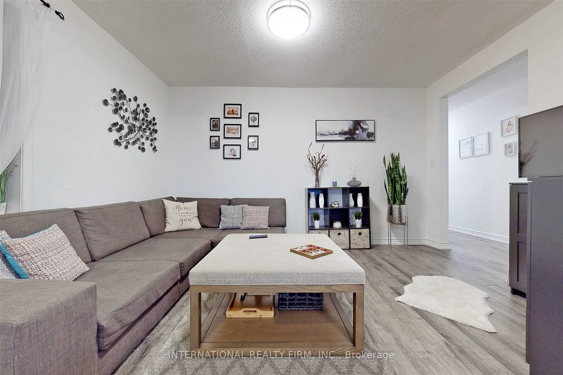 297 Gilbert Avenue, Toronto, ON M6E 4W8 photo 2