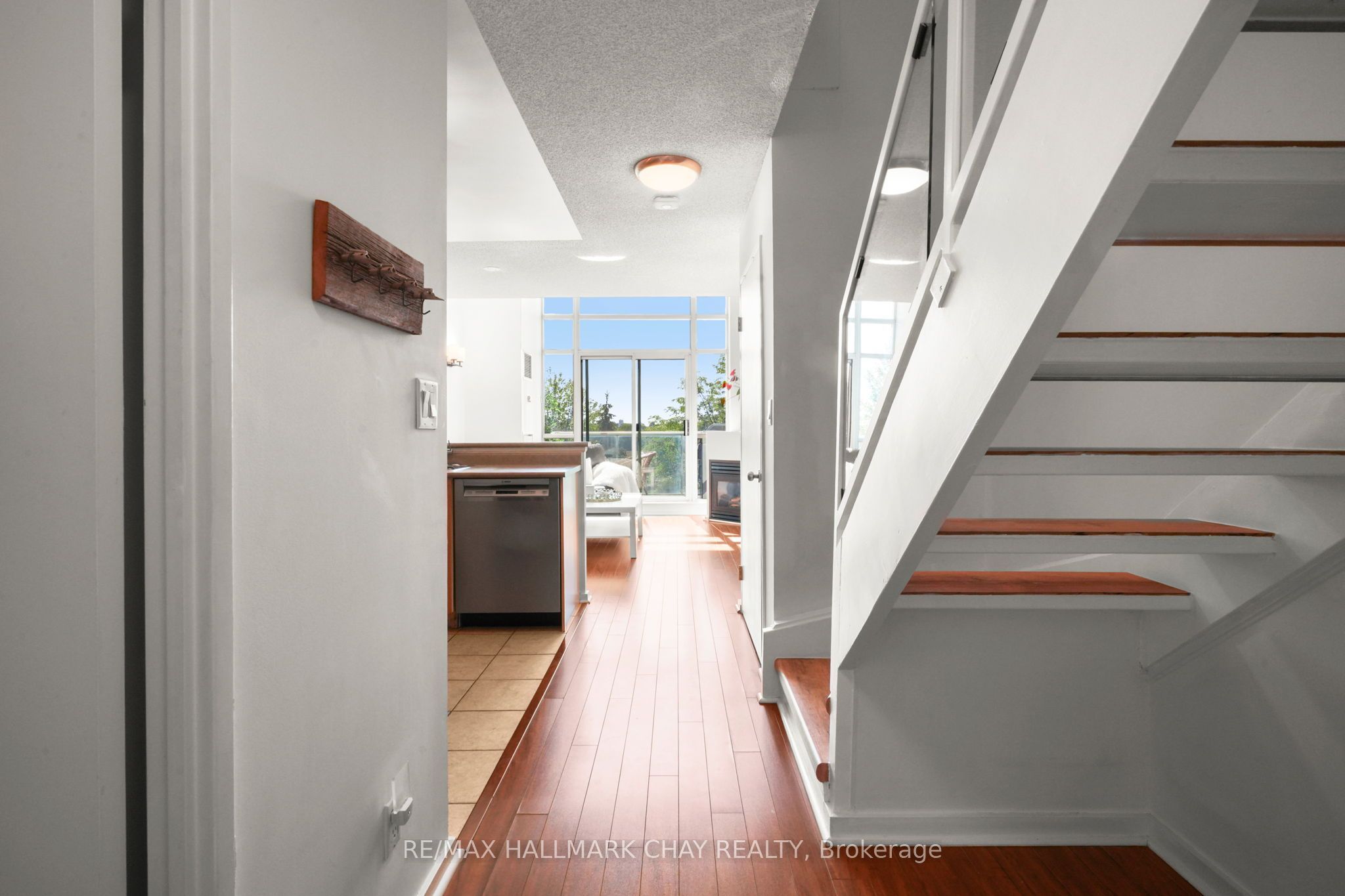 200 Manitoba Street 307, Toronto, ON M8Y 3Y9 photo 5