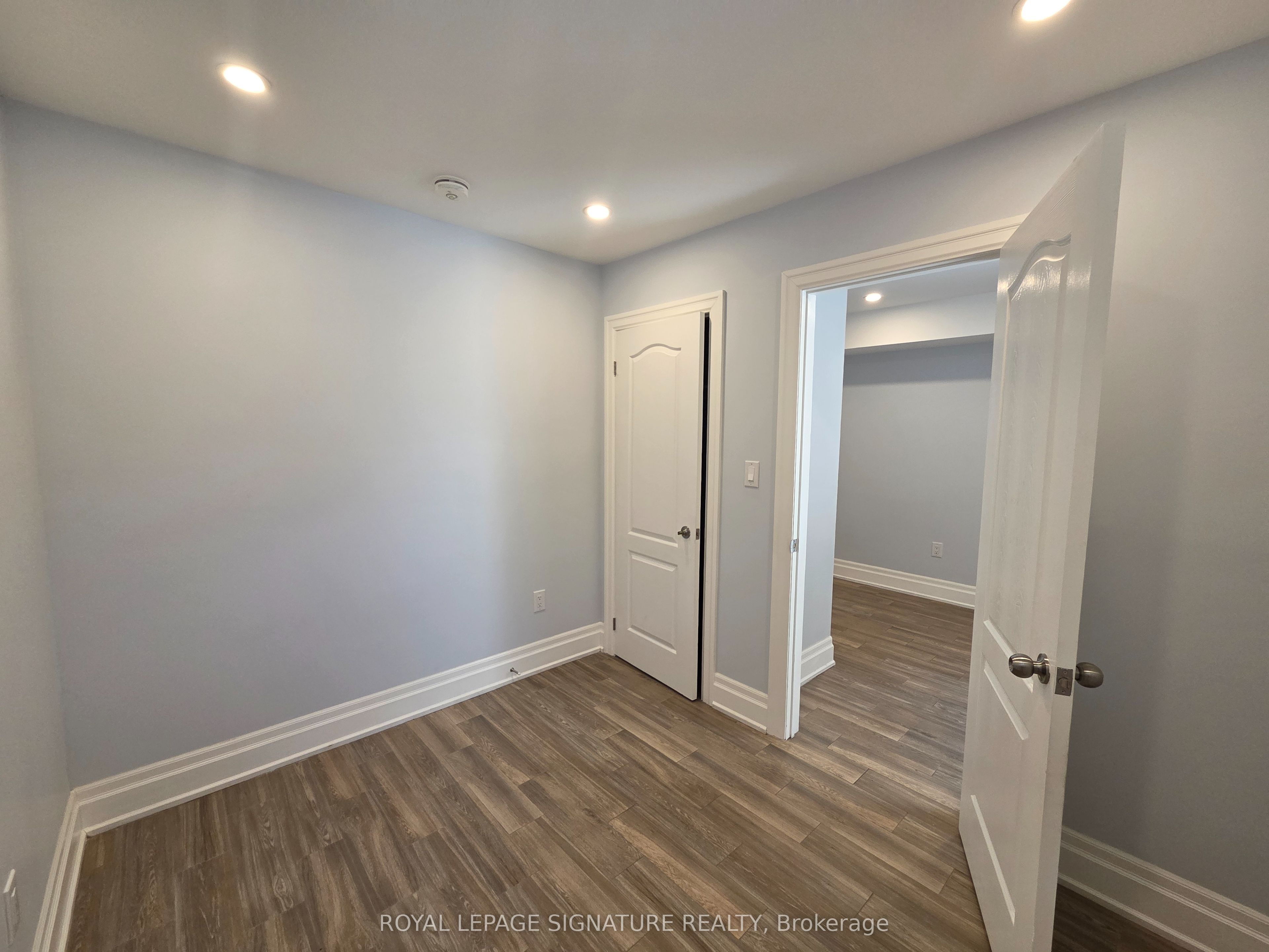 33 Ingleside Drive Lower, Toronto, ON M3K 1V2 photo 5