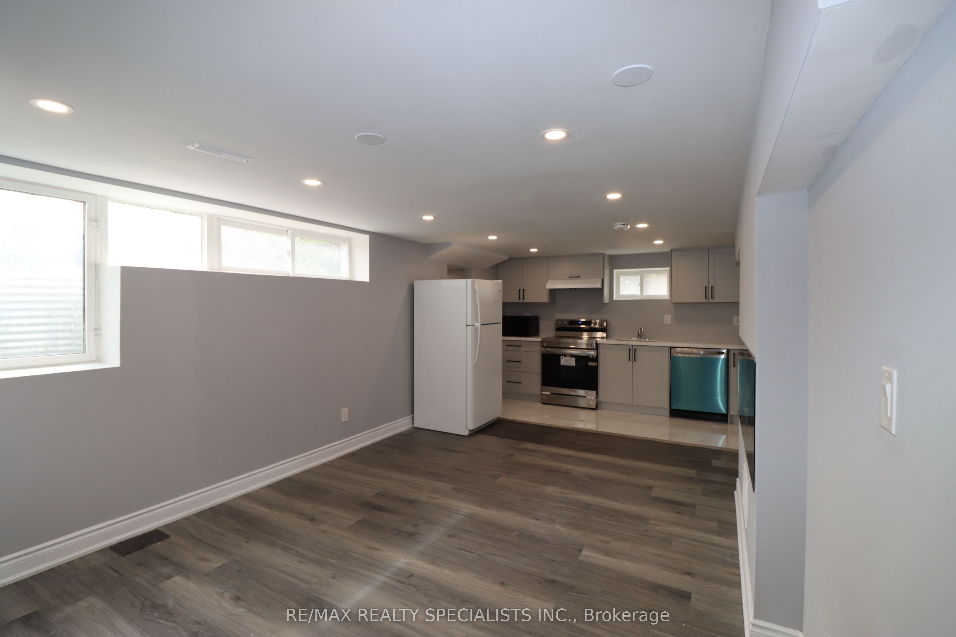 81 Gretna Drive, Brampton, ON L6X 2G1 photo 3