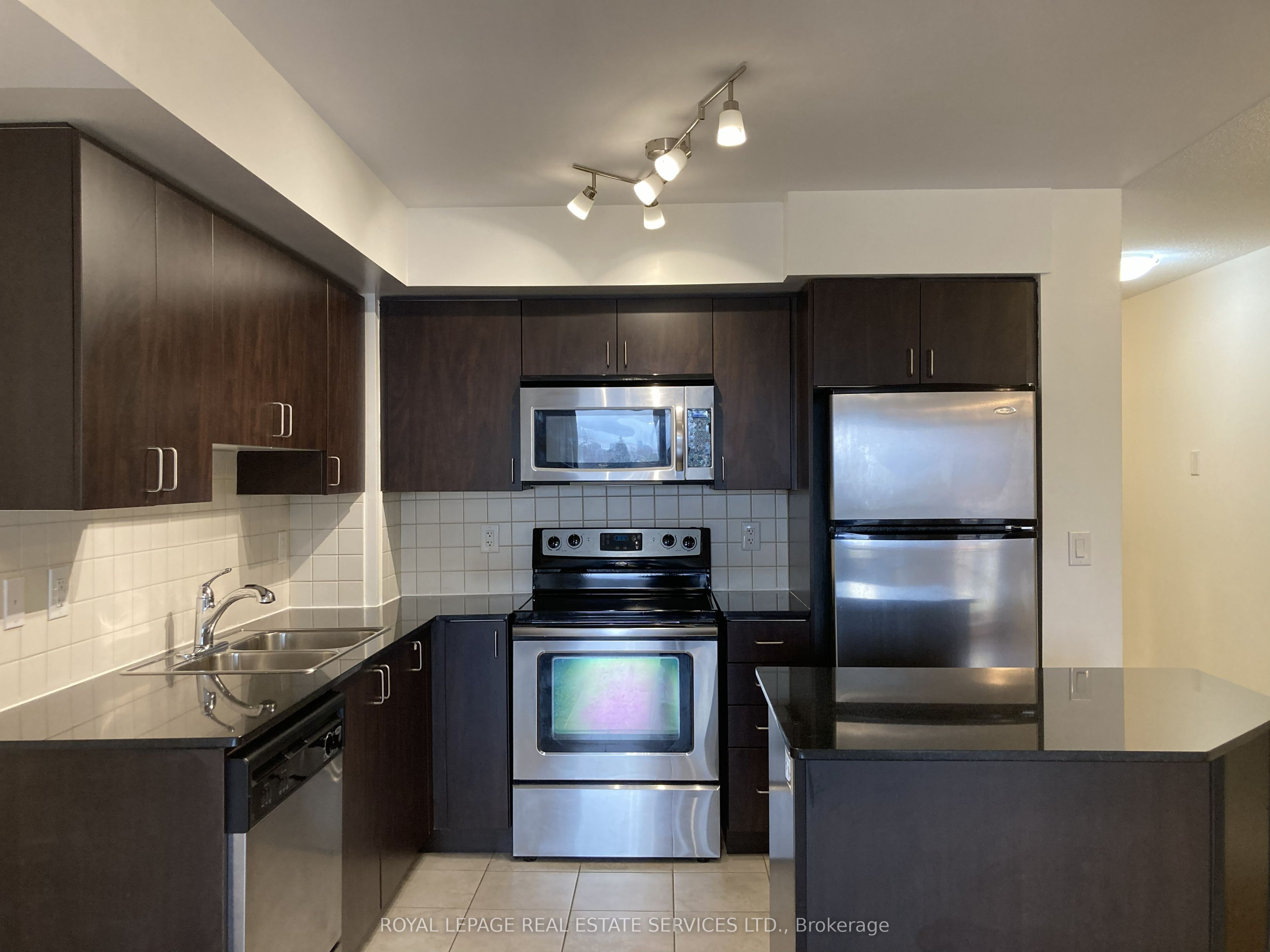 55 De Boers Drive 204, Toronto, ON M3J 0G5 photo 5