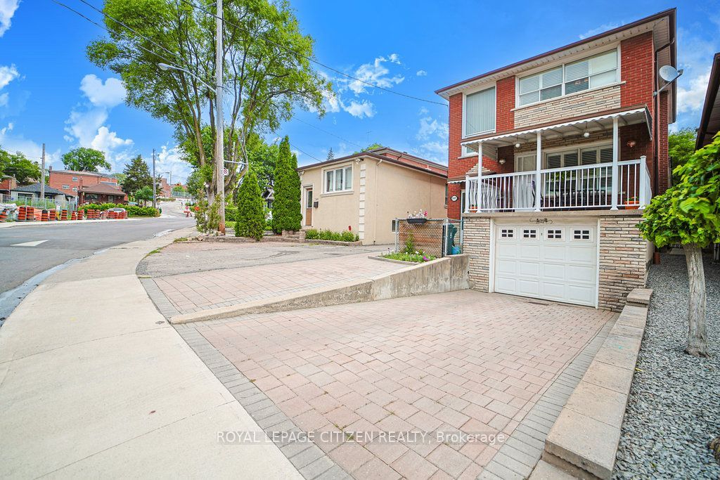347 Harvie Avenue, Toronto, ON M6E 4L6 photo 4