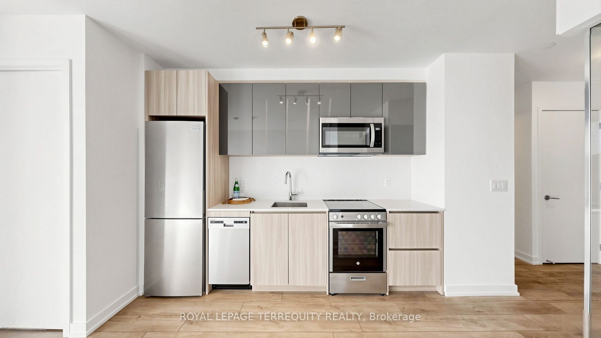3100 Keele Street 519, Toronto, ON M3M 0E1 photo 5