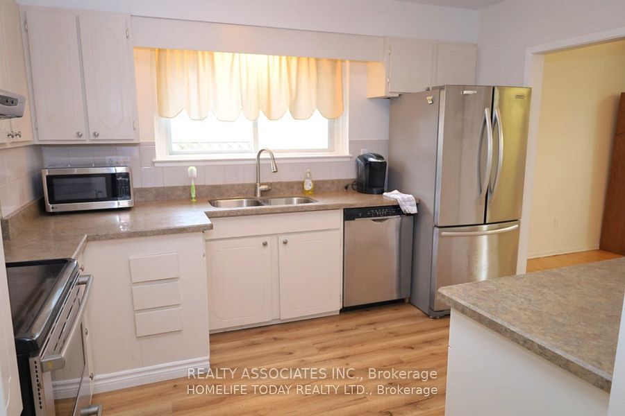 285 Bartley Bull Parkway, Brampton, ON L6W 2L2 photo 4