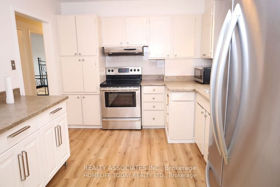 285 Bartley Bull Parkway, Brampton, ON L6W 2L2 photo 5