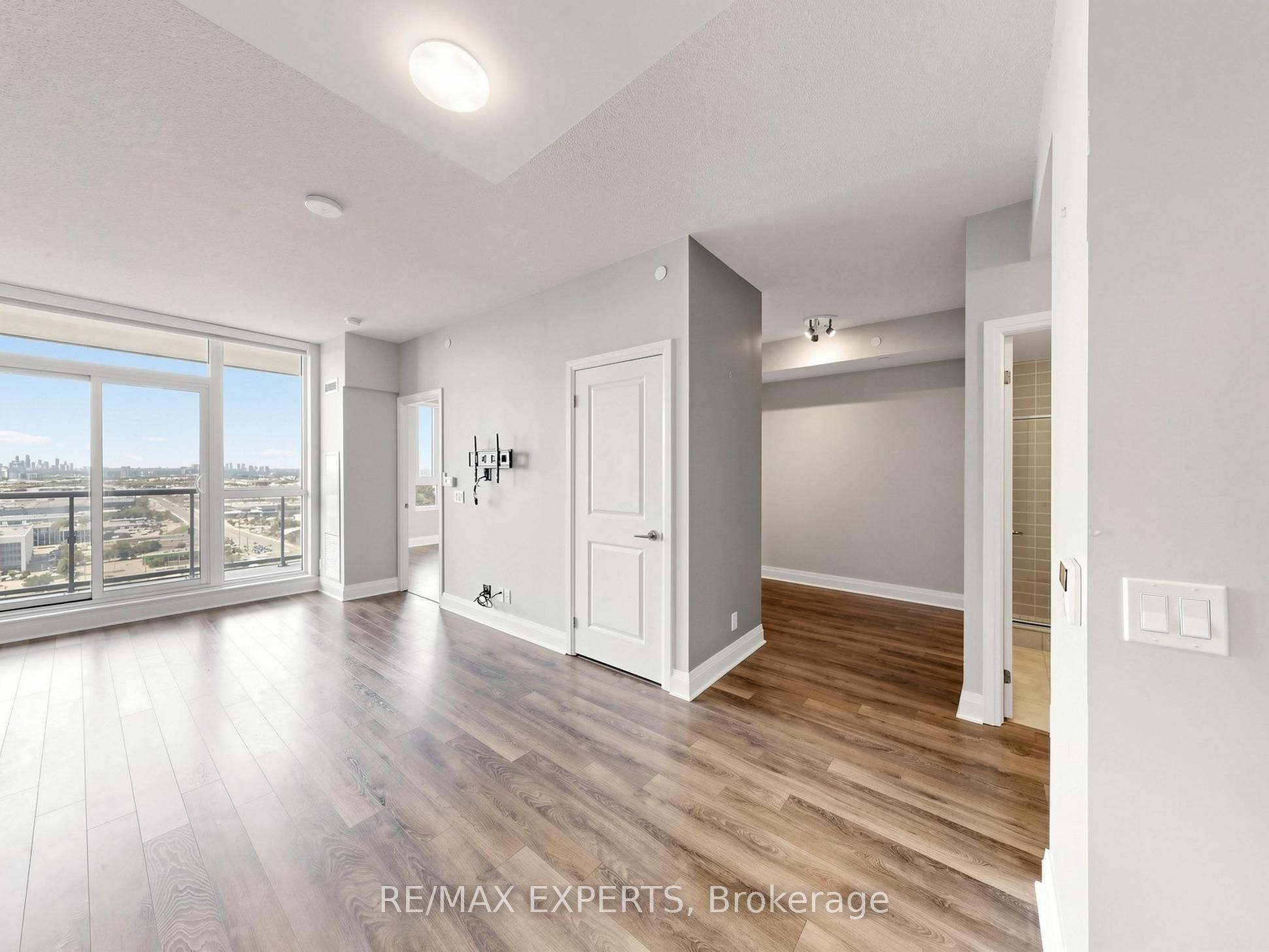 15 Zorra Street 2108, Toronto, ON M8Z 0C1 photo 5