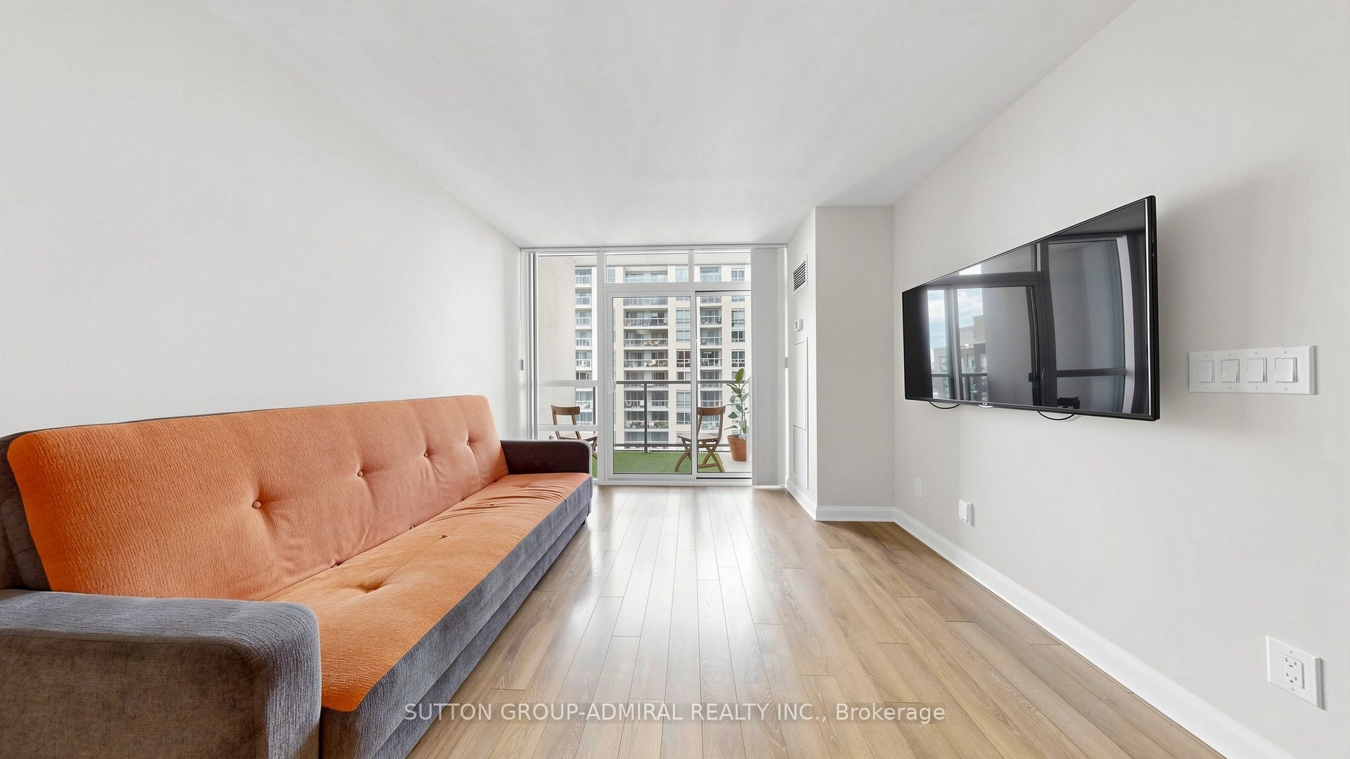 1 Michael Power Place 1713, Toronto, ON M9A 0A1 photo 3