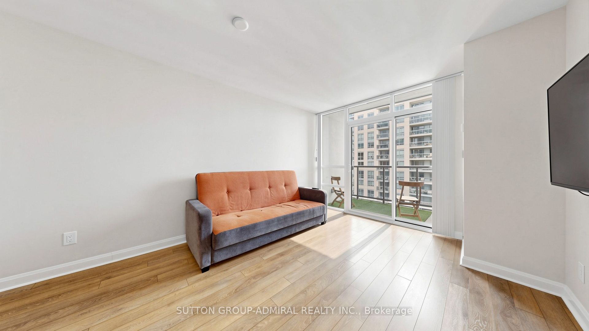1 Michael Power Place 1713, Toronto, ON M9A 0A1 photo 4