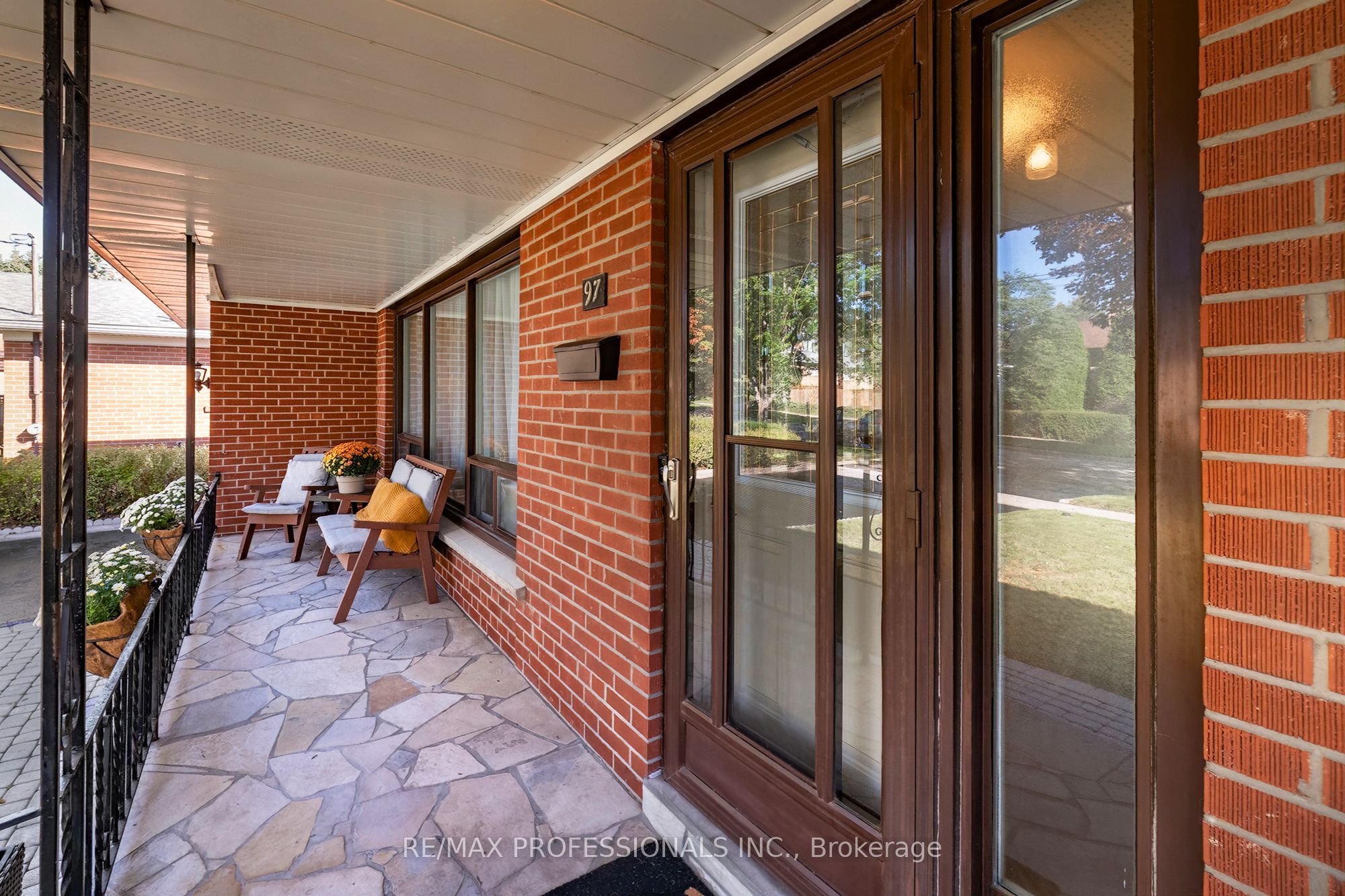 97 Freemont Avenue, Toronto, ON M9P 2X1 photo 3