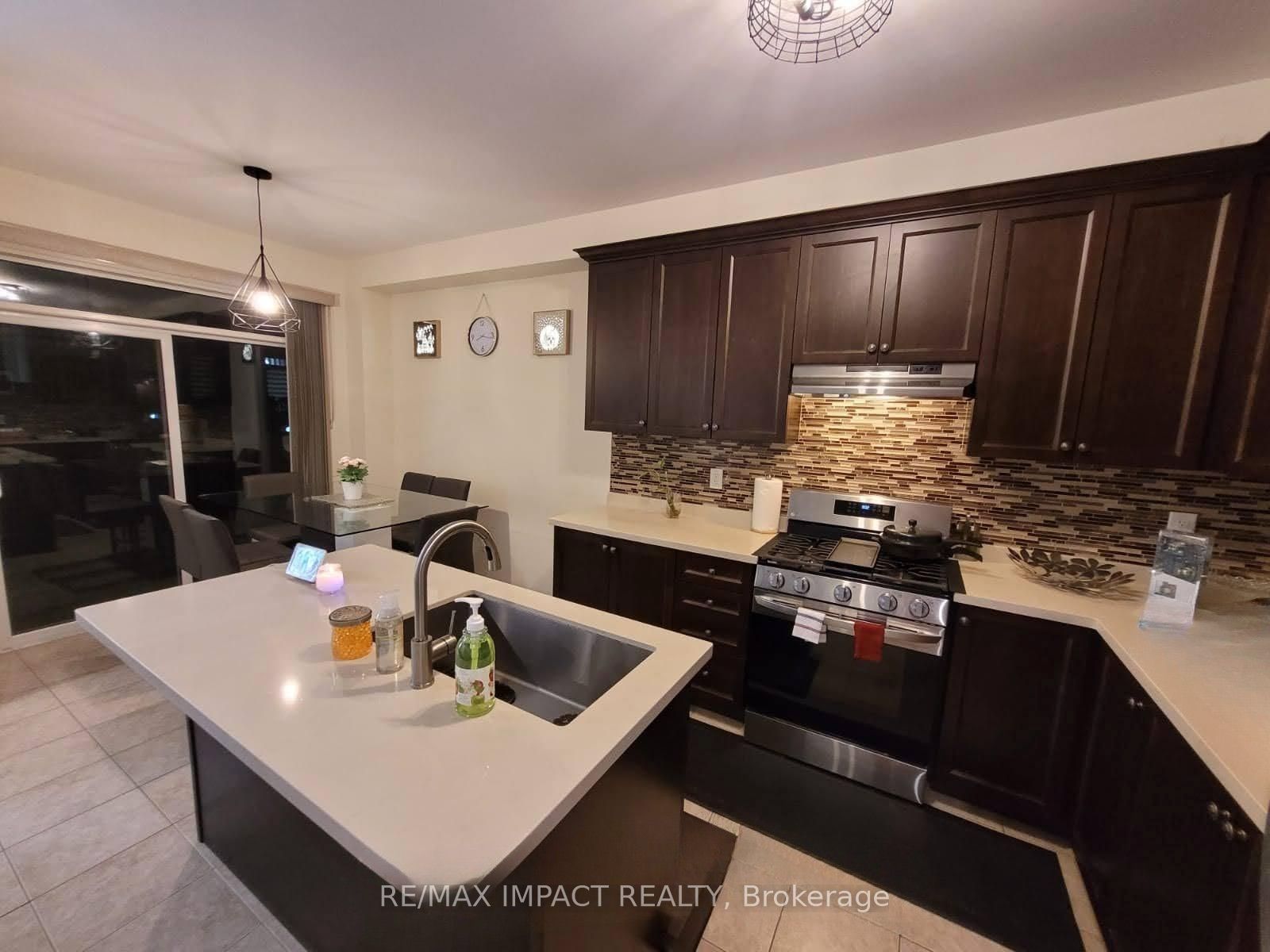 11 Ivor Crescent N, Brampton, ON L7A 4L5 photo 5