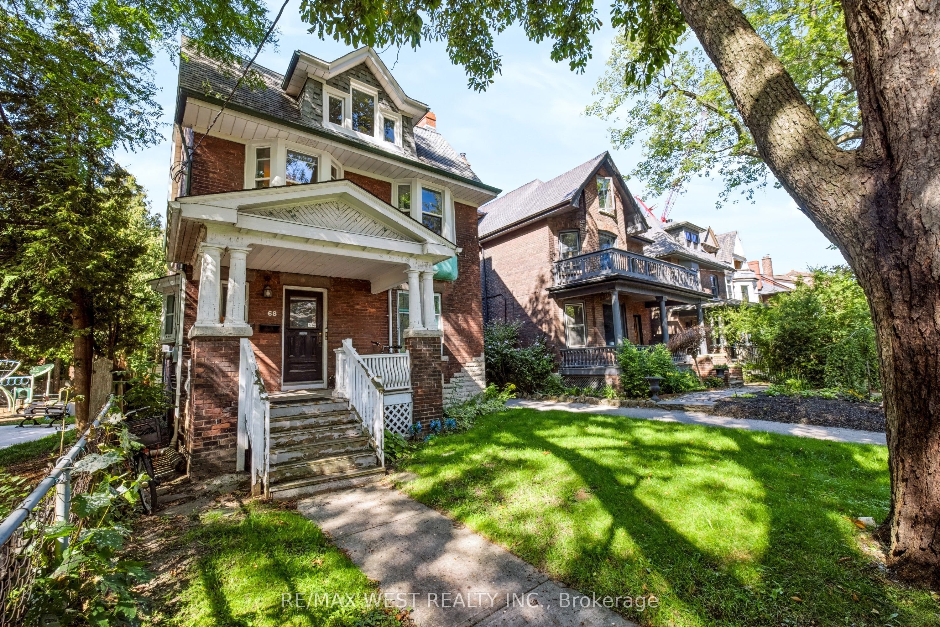68 Beaty Avenue, Toronto, ON M6K 3B4