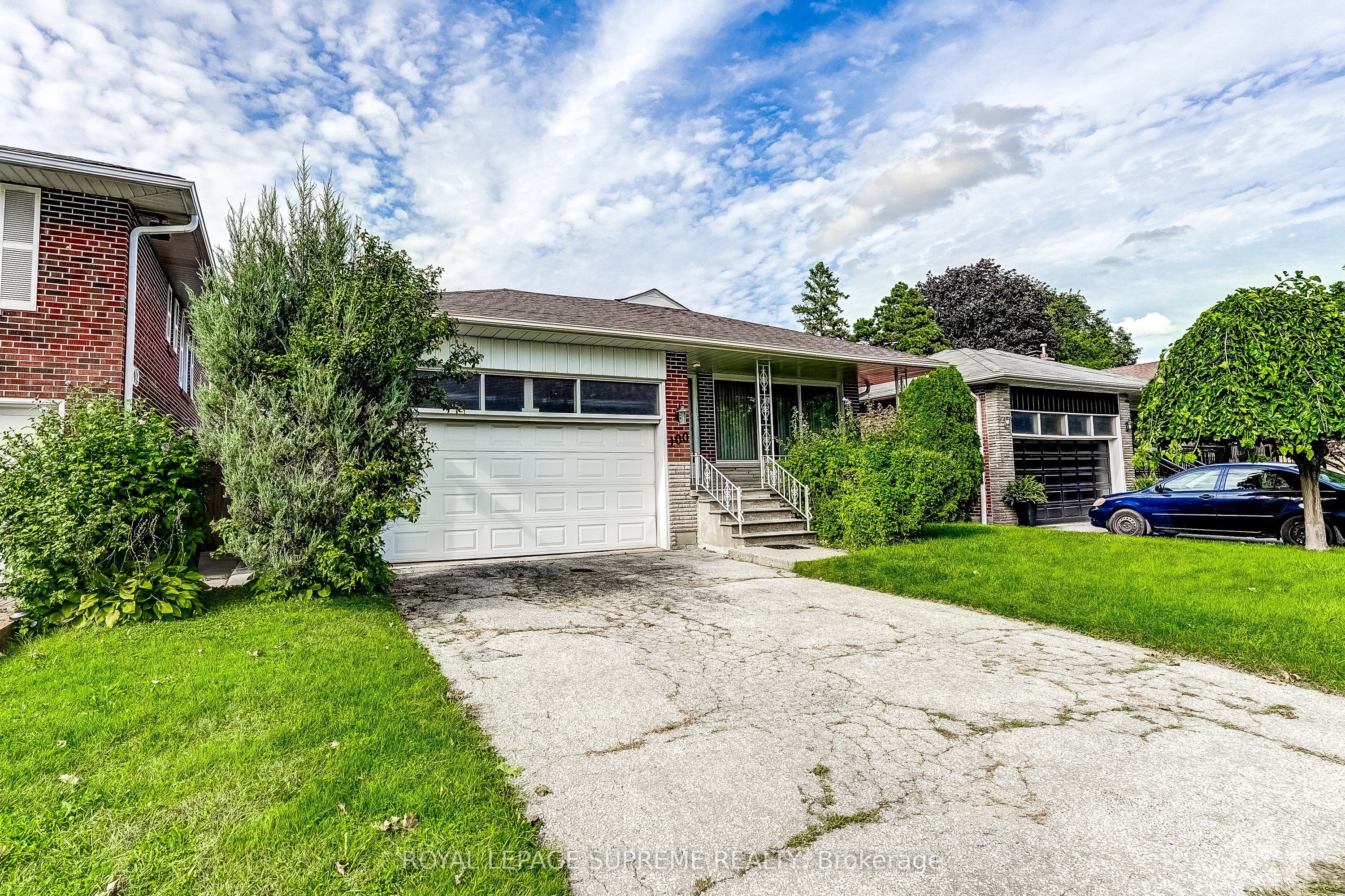 100 Summitcrest Drive, Toronto, ON M9P 1H8 photo 2