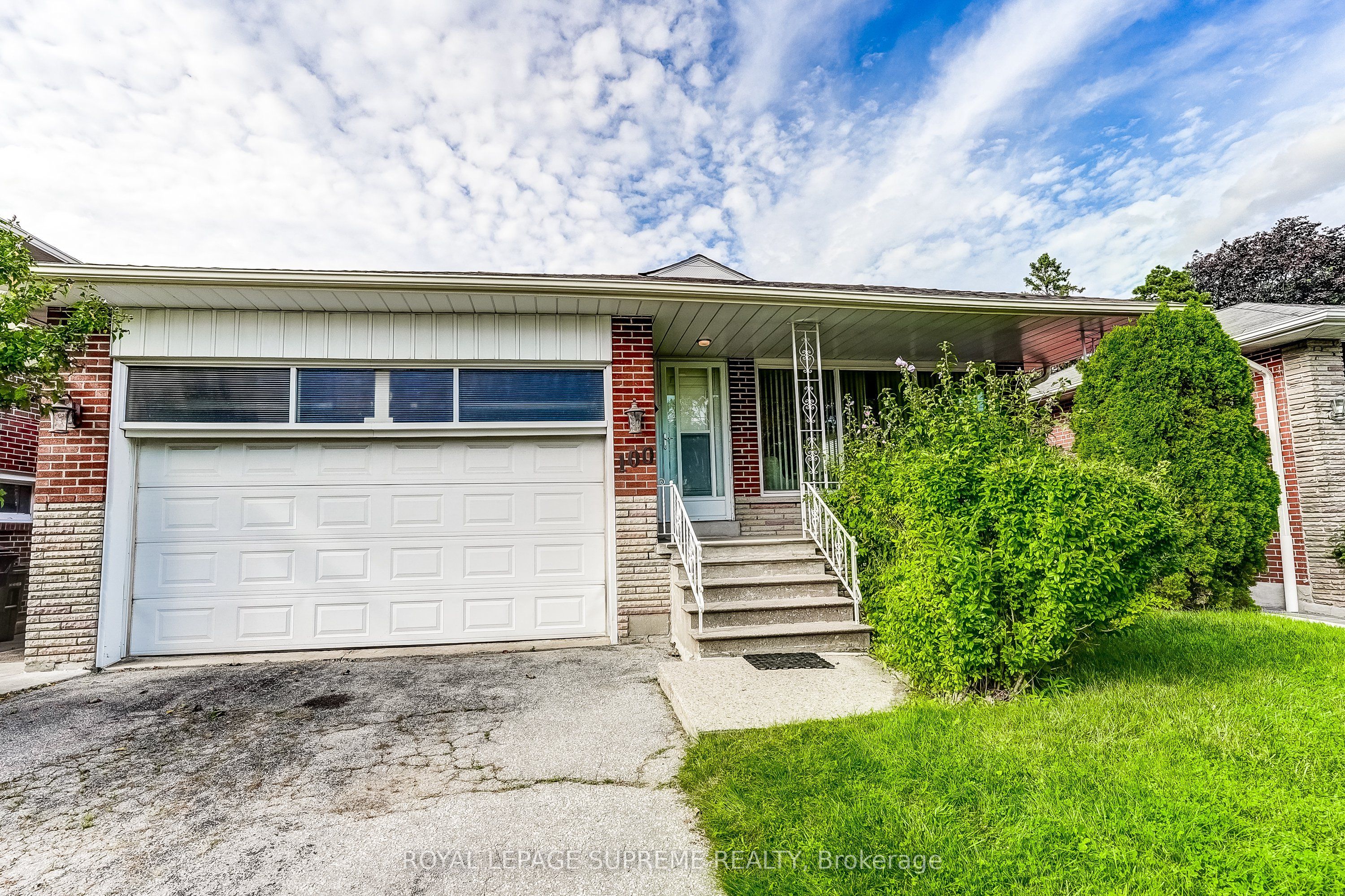 100 Summitcrest Drive, Toronto, ON M9P 1H8 photo 4