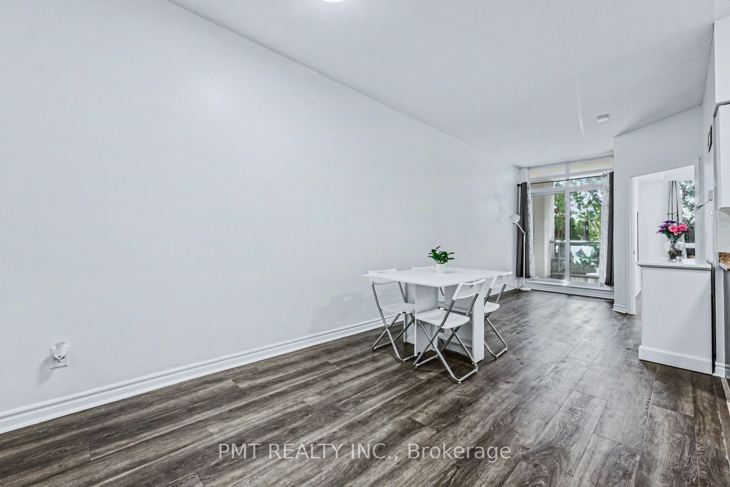 388 Prince Of Wales Drive 305, Mississauga, ON L5B 0A1 photo 3