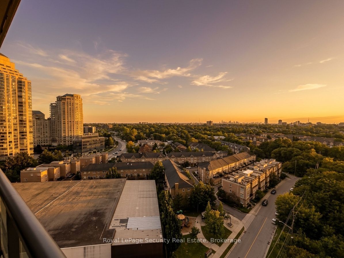 15 Legion Road 1403, Toronto, ON M8V 0A9 photo 4
