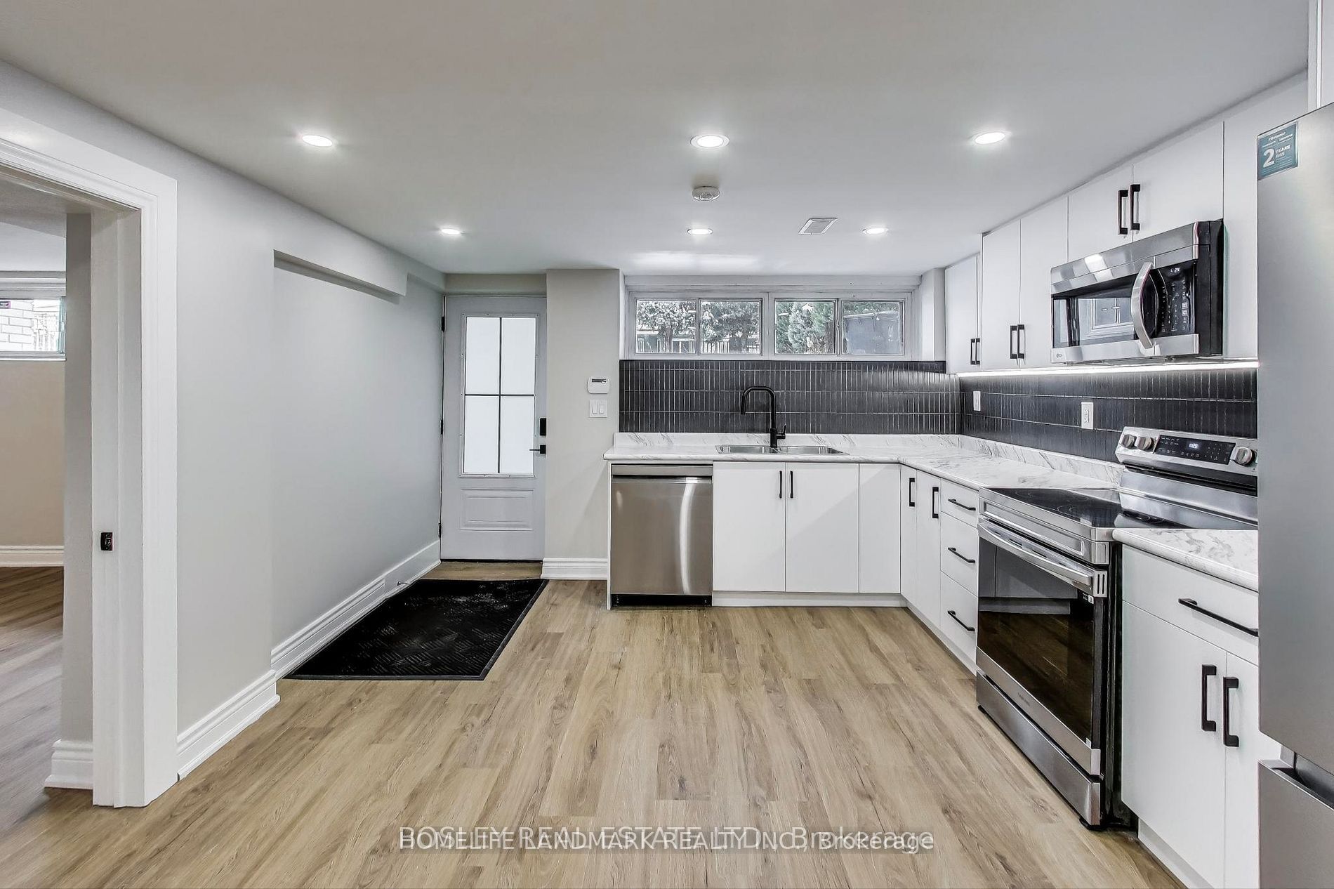 89 Chiswick Avenue Lower, Toronto, ON M6M 4V2 photo 2