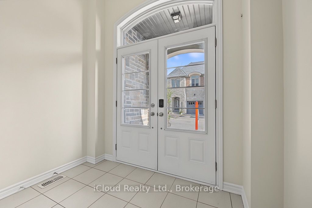 25 Gammon Crescent, Brampton, ON L6Y 6B7 photo 3