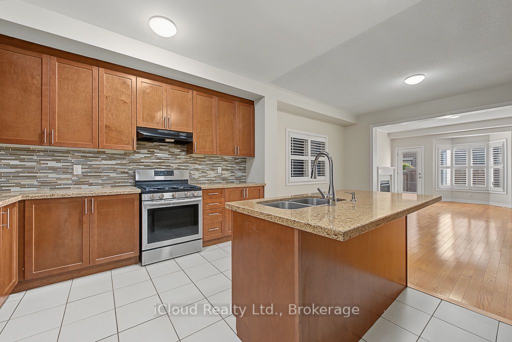25 Gammon Crescent, Brampton, ON L6Y 6B7 photo 5