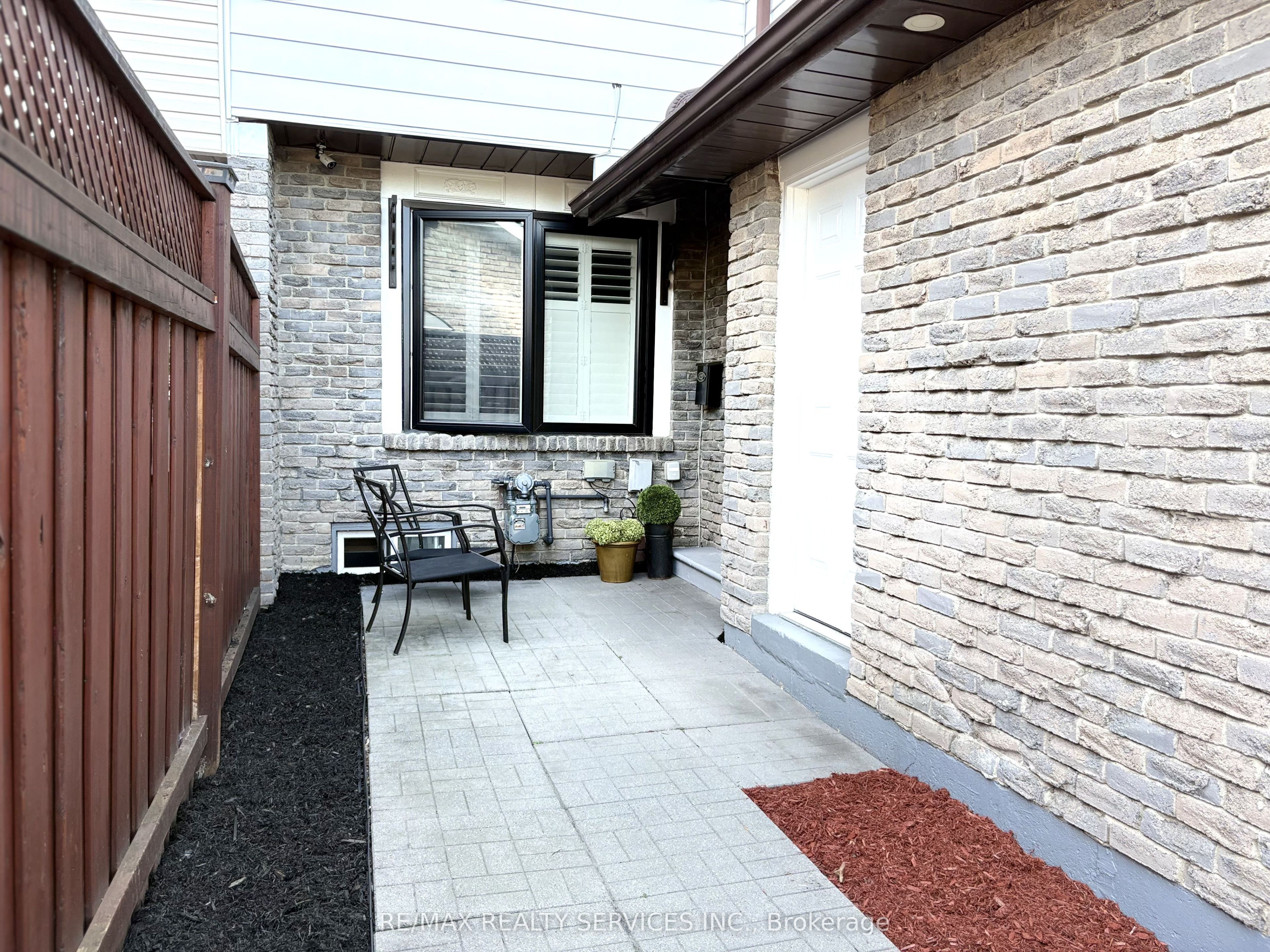 151 Greene Drive, Brampton, ON L6V 2P2 photo 3
