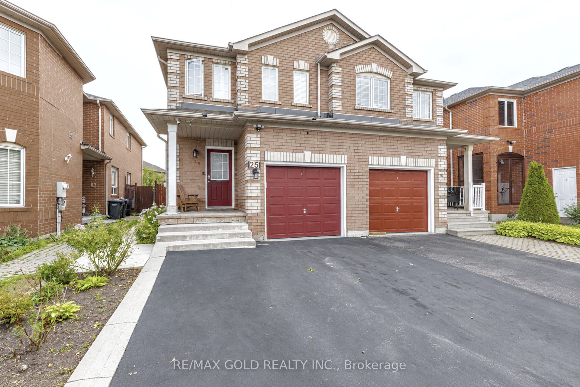 25 Lake Louise Drive, Brampton, ON L6X 4W5 photo 2