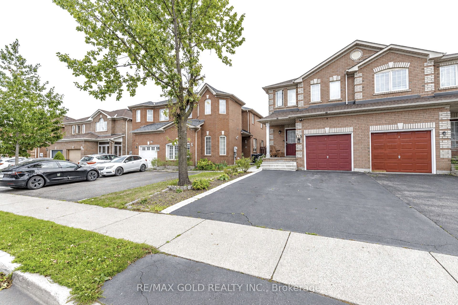25 Lake Louise Drive, Brampton, ON L6X 4W5 photo 4