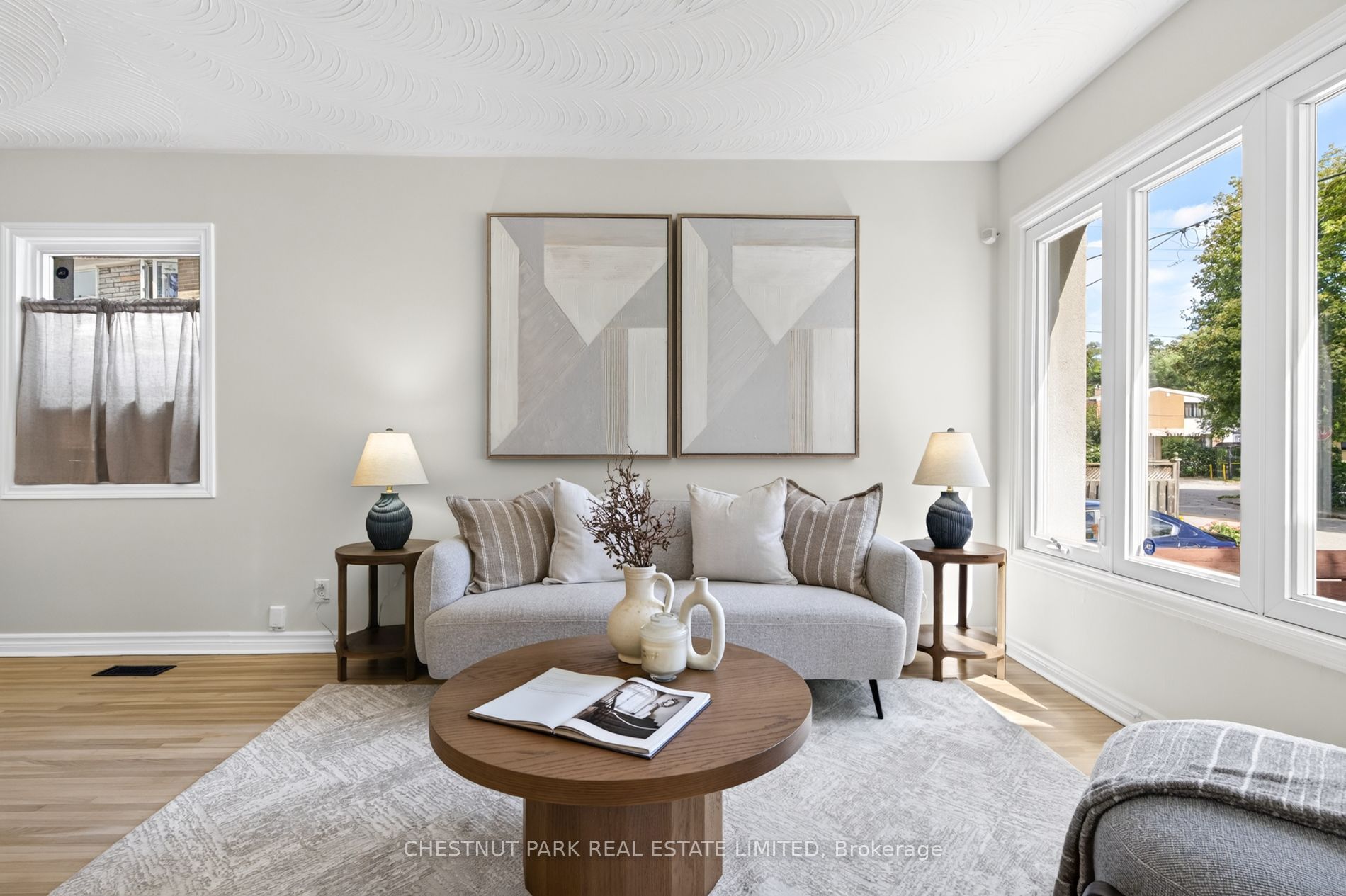 64 Pasadena Gardens, Toronto, ON M6S 4R5 photo 4