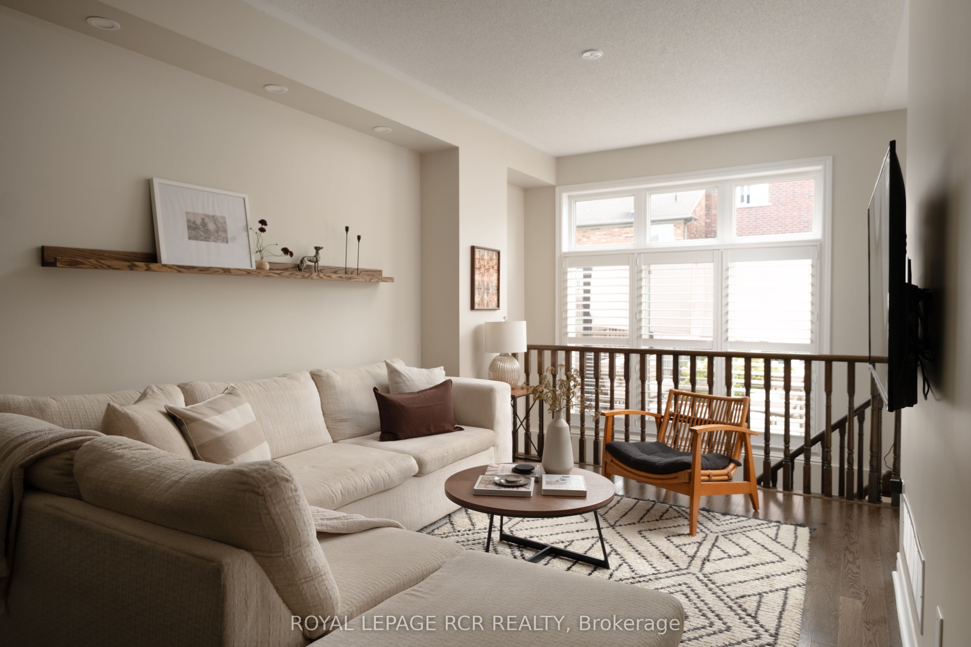 18 Cedarcrest Street, Caledon, ON L7C 3P9 photo 2