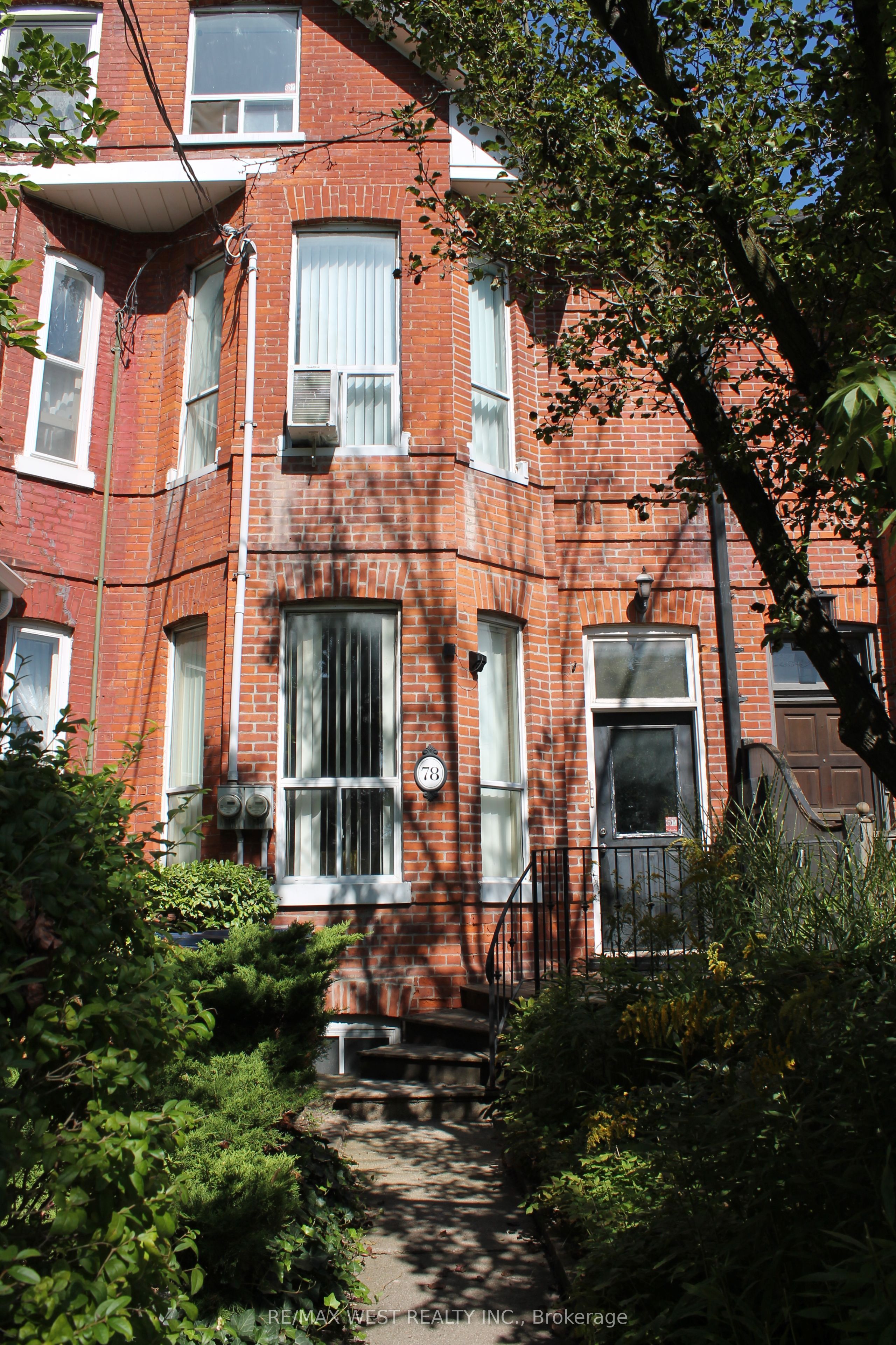 78 Wright Avenue 3rd Floor, Toronto, ON M6R 1L2 photo 2
