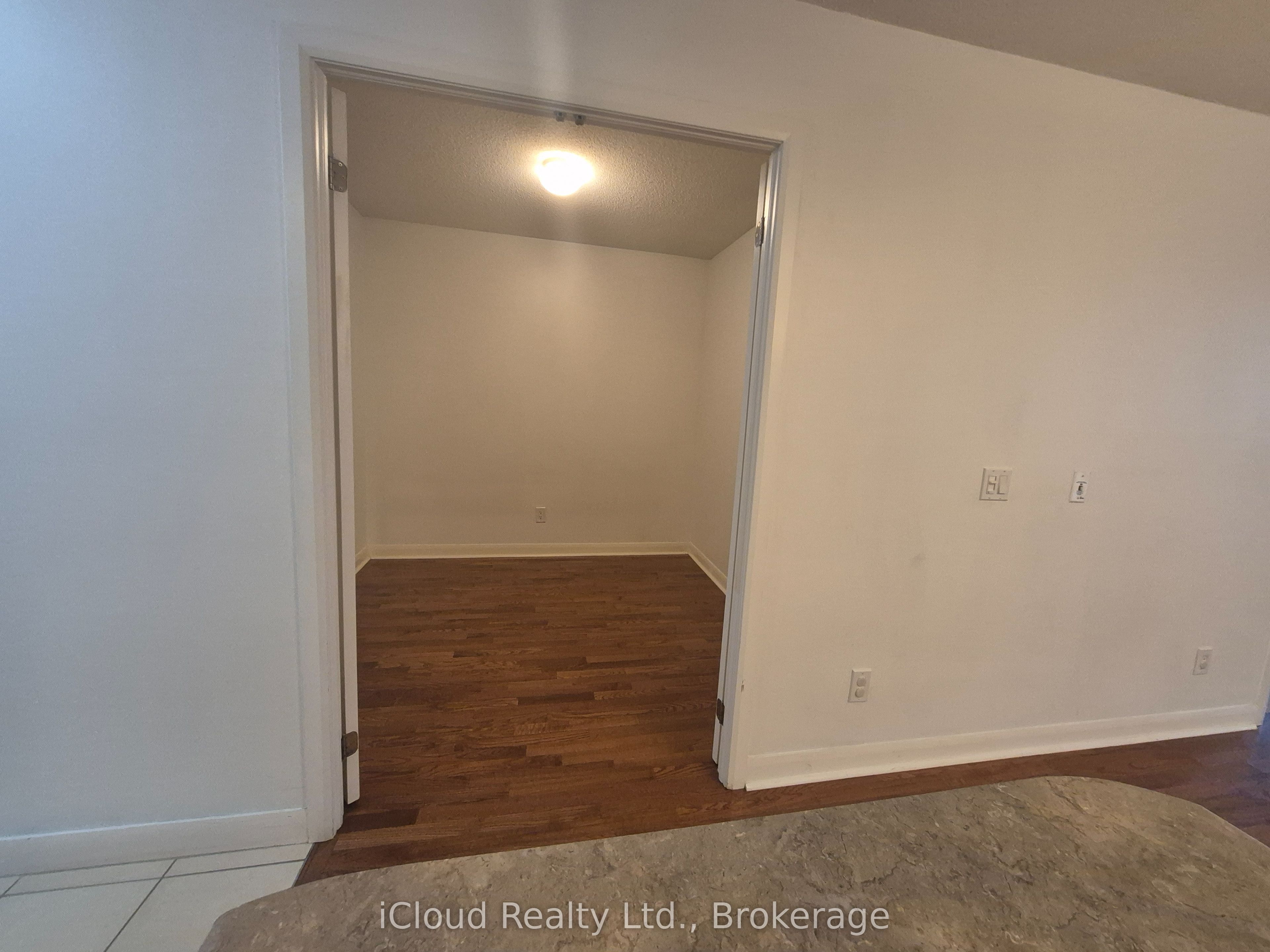 235 Sherway Gardens 302, Toronto, ON M9C 0A2 photo 5
