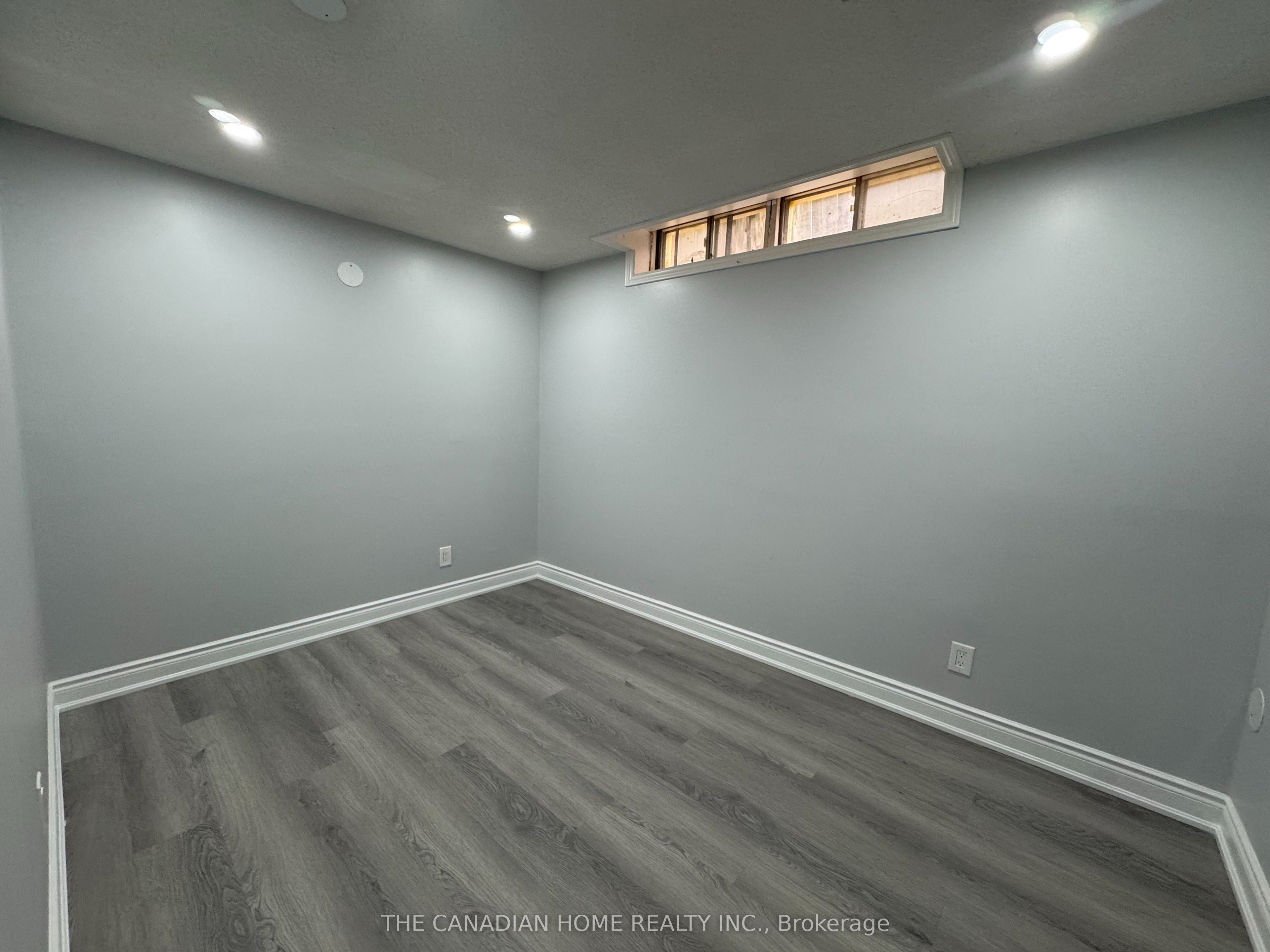 64 Somerset Drive Bsmt, Brampton, ON L6Z 1C5 photo 3