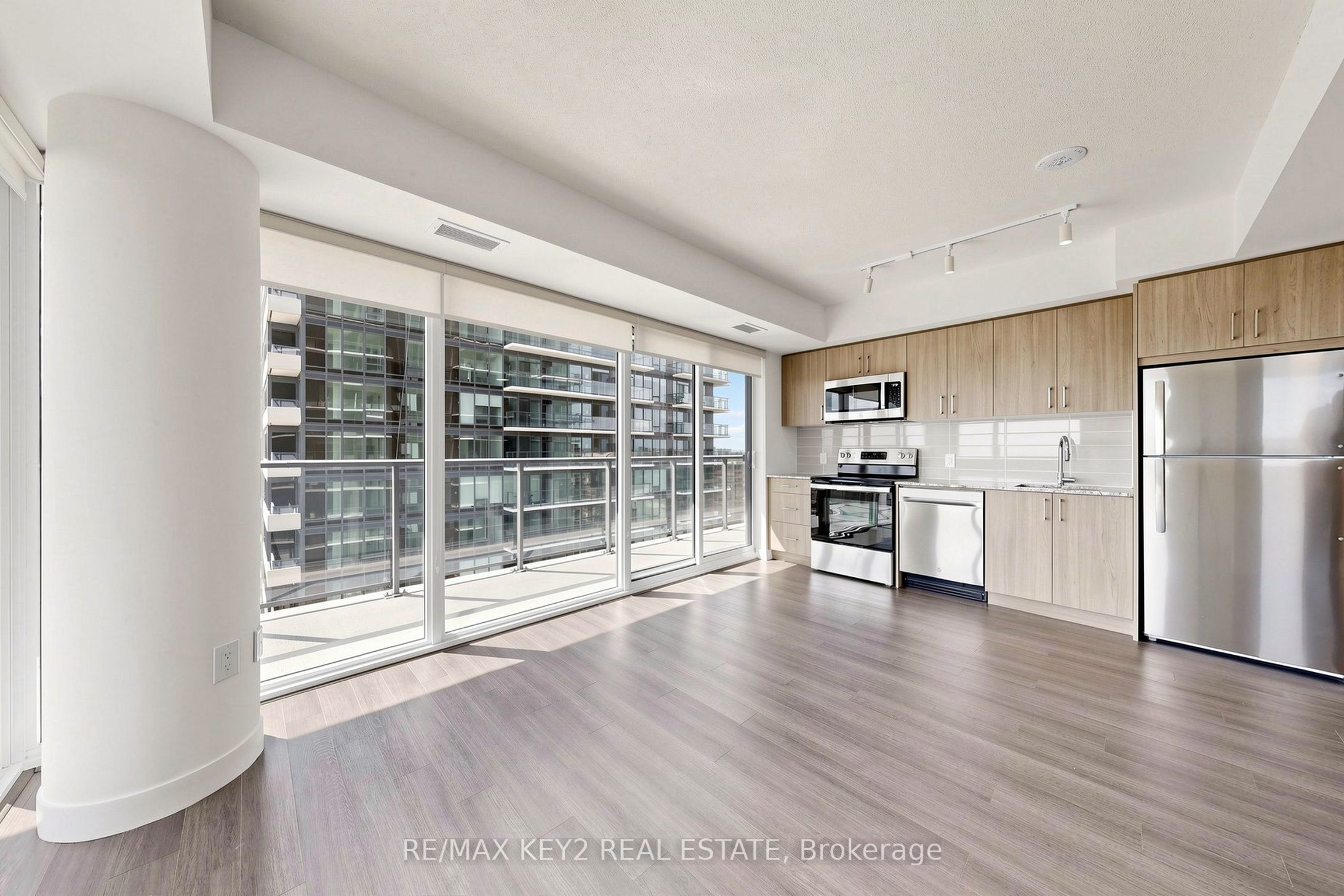 4010 Eglinton Avenue W 1415, Toronto, ON M9A 0G5 photo 4