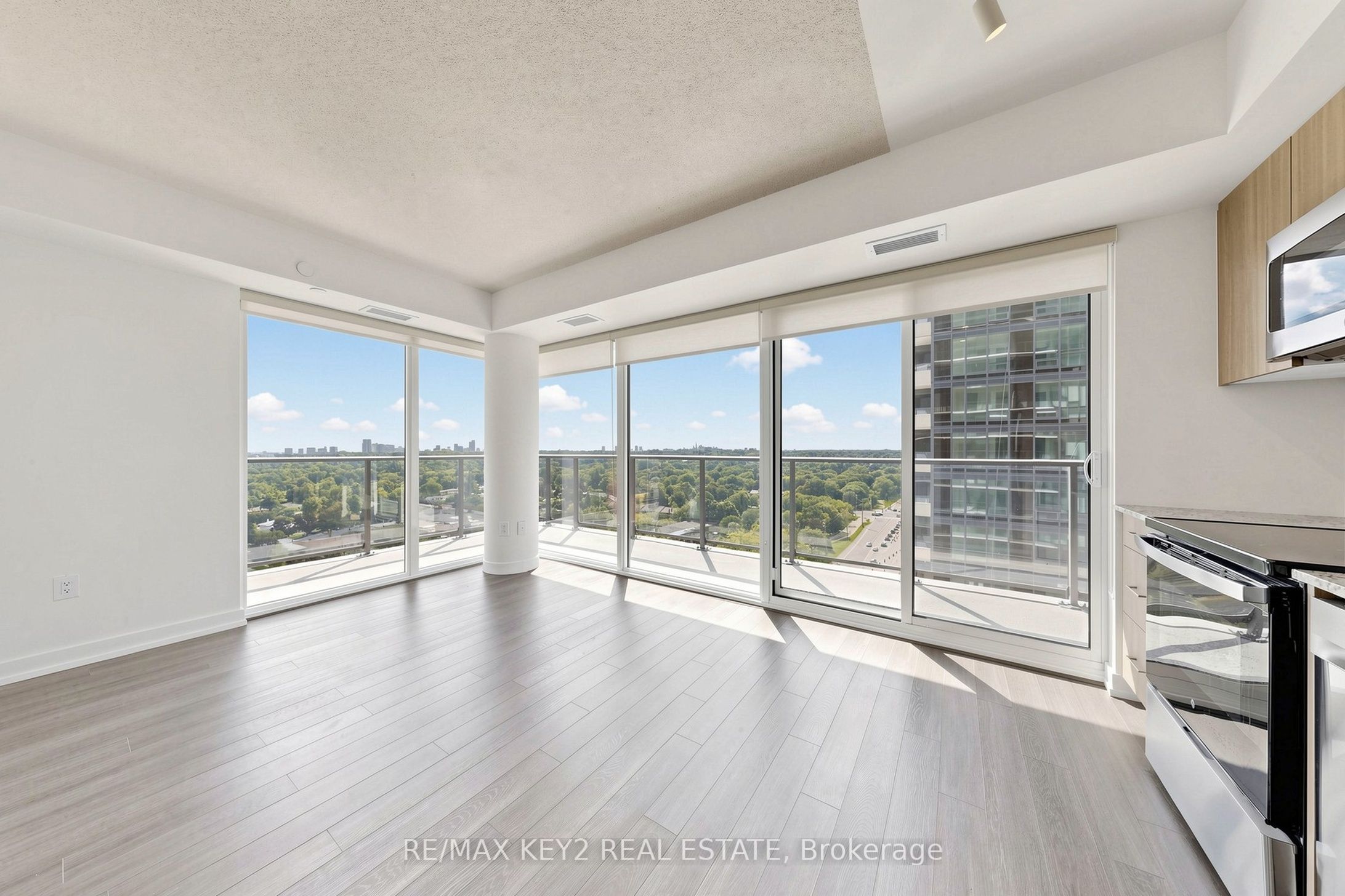 4010 Eglinton Avenue W 1415, Toronto, ON M9A 0G5 photo 5