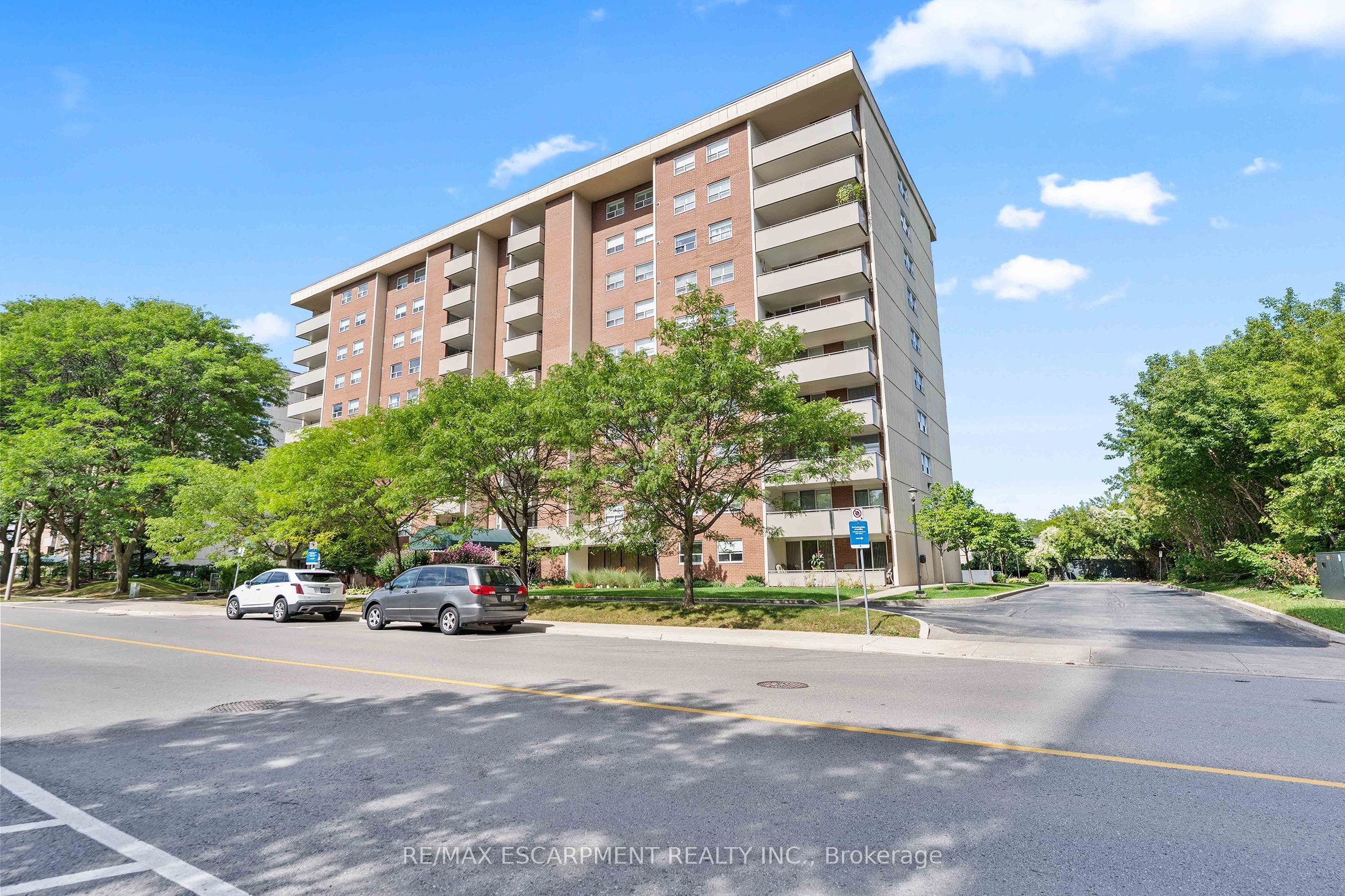 1425 Ghent Avenue 1008, Burlington, ON L7S 1X5 photo 2