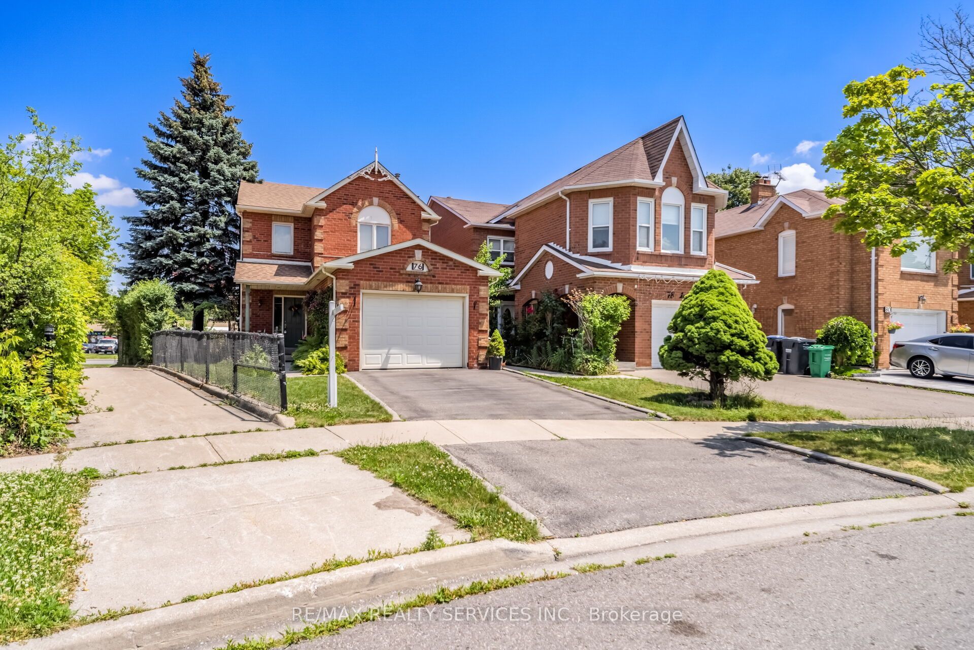 76 Leeward Drive, Brampton, ON L6S 5V8 photo 2