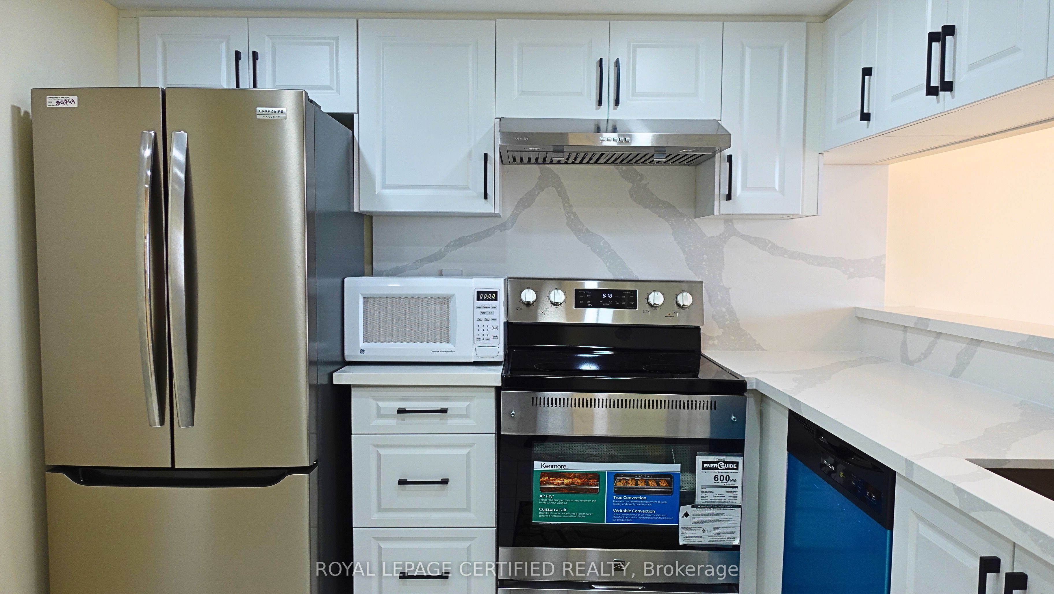 550 Webb Drive 1806, Mississauga, ON L5B 3Y4 photo 4