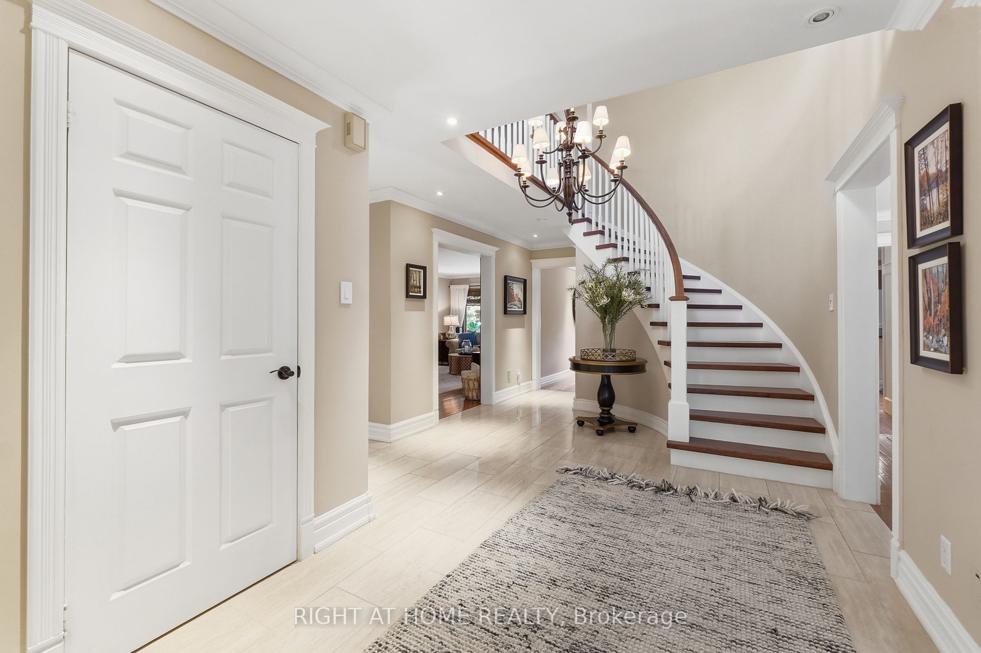 1594 Heritage Way, Oakville, ON L6M 2Z5 photo 3